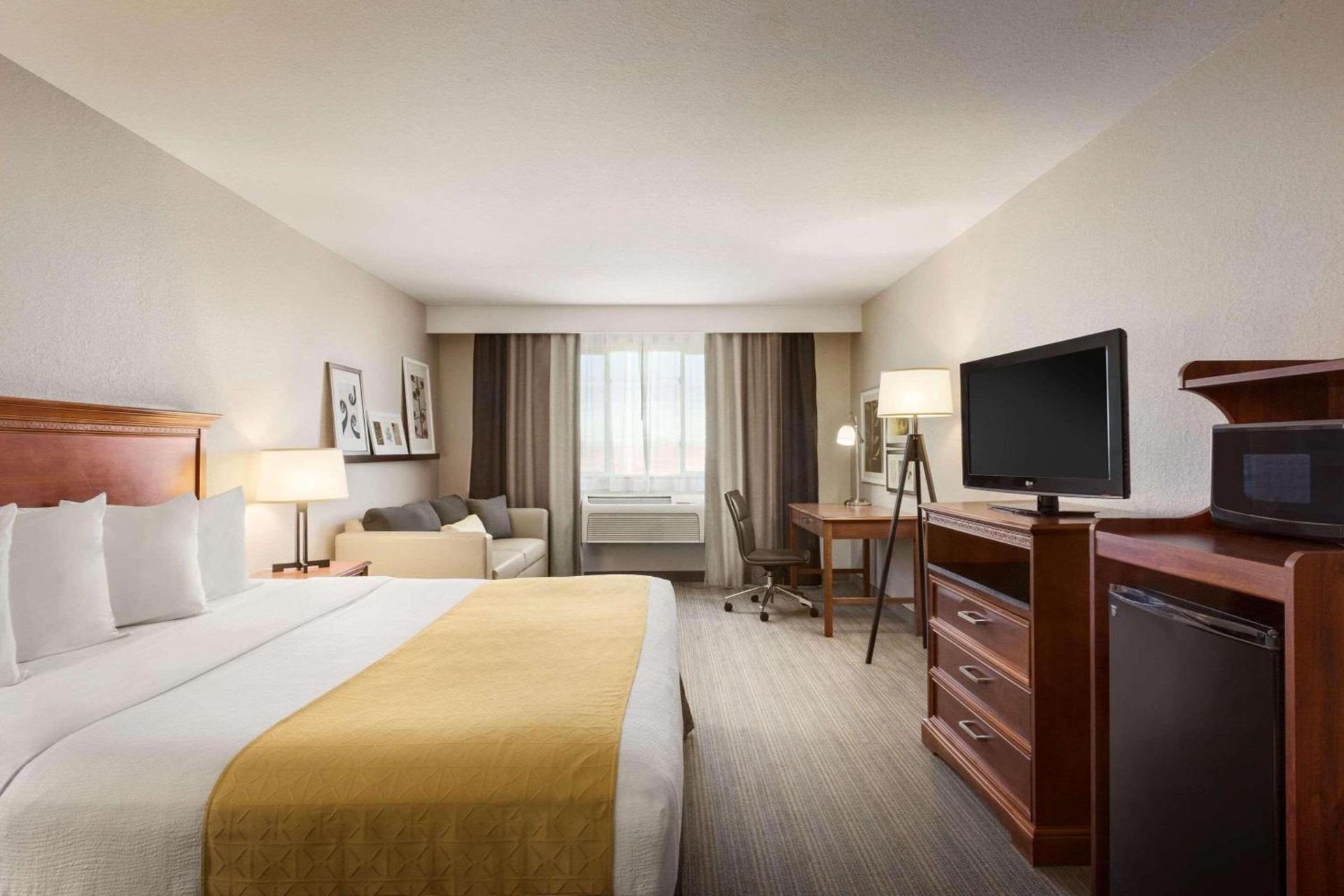 Country Inn & Suites by Radisson, Sidney, NE photo 8