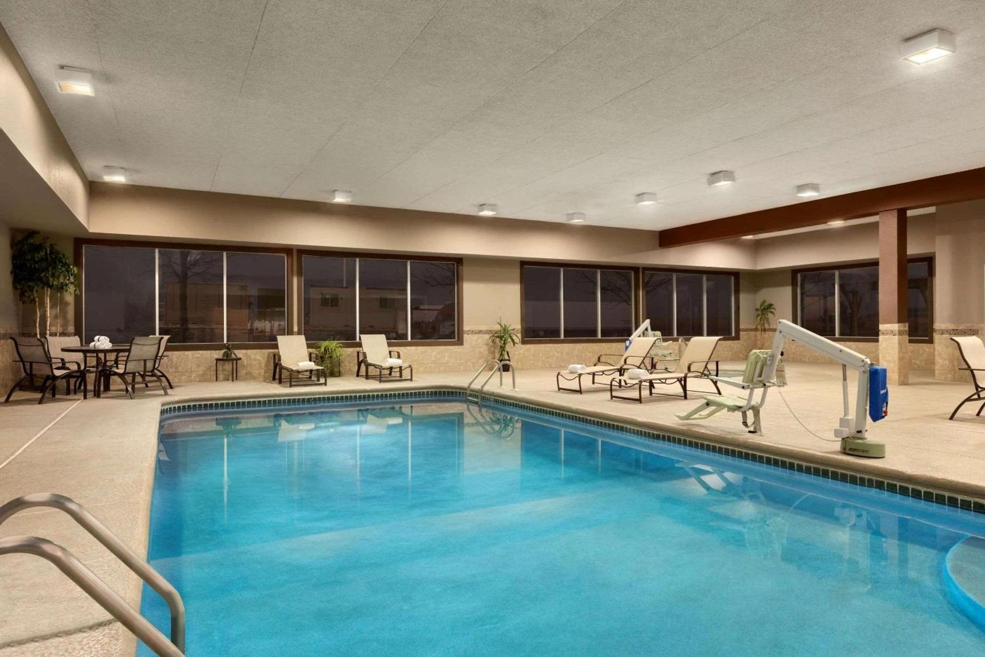 Country Inn & Suites by Radisson, Sidney, NE photo 12