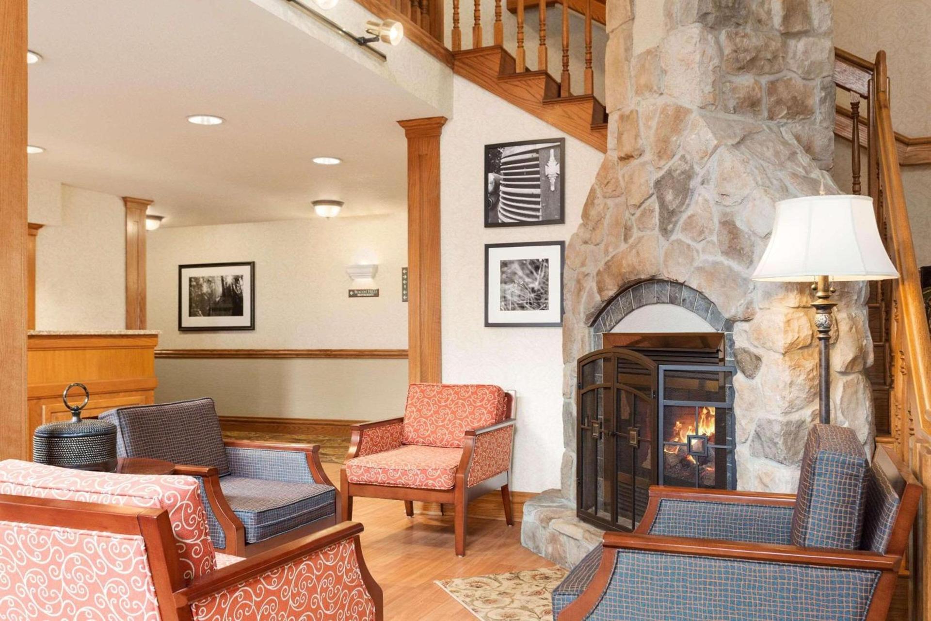 Country Inn & Suites by Radisson, Lincoln North Hotel and Conference Center, NE photo 4