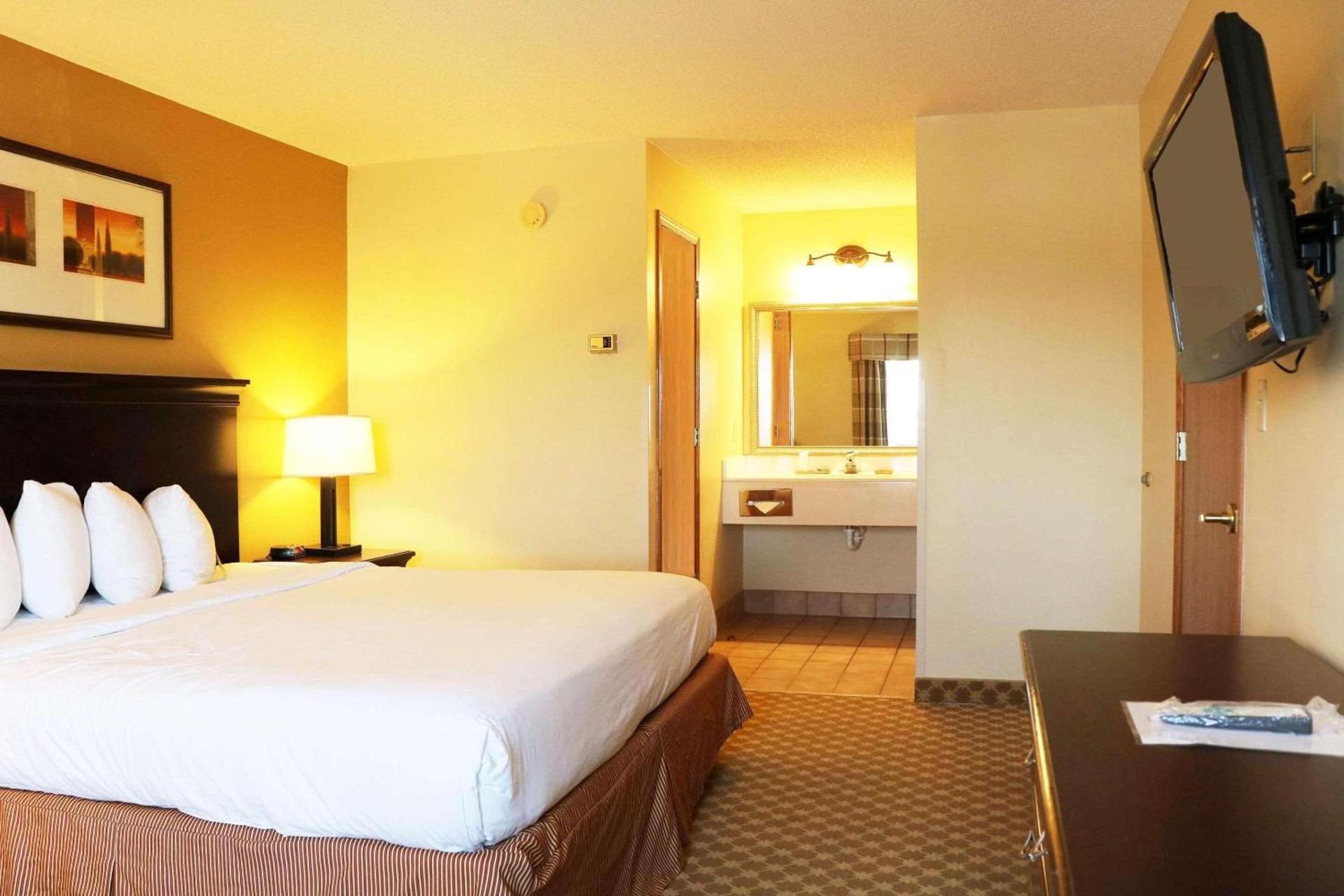 Country Inn & Suites by Radisson, Lincoln North Hotel and Conference Center, NE photo 7