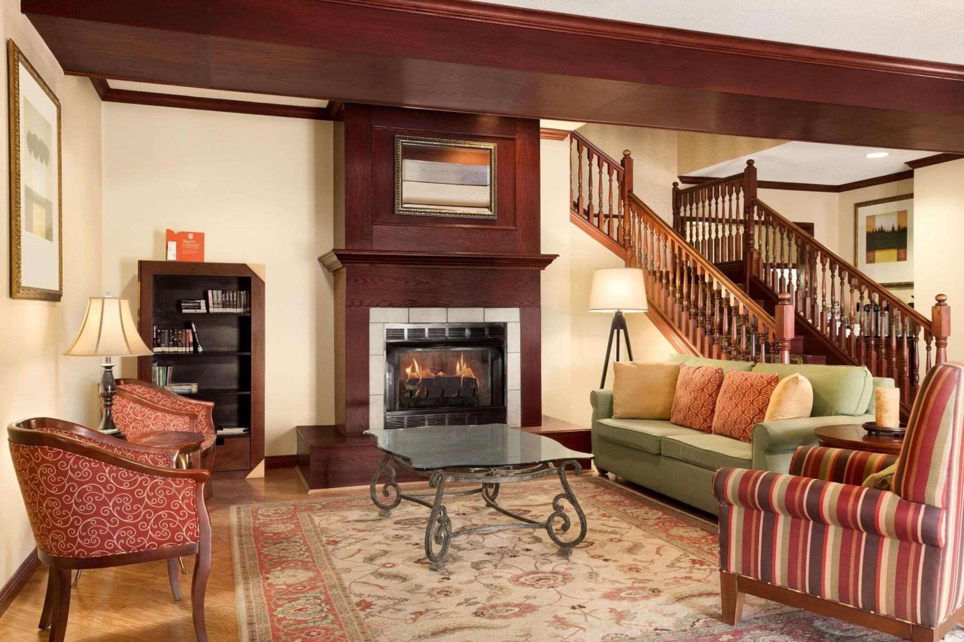 Country Inn & Suites by Radisson, Kearney, NE photo 2