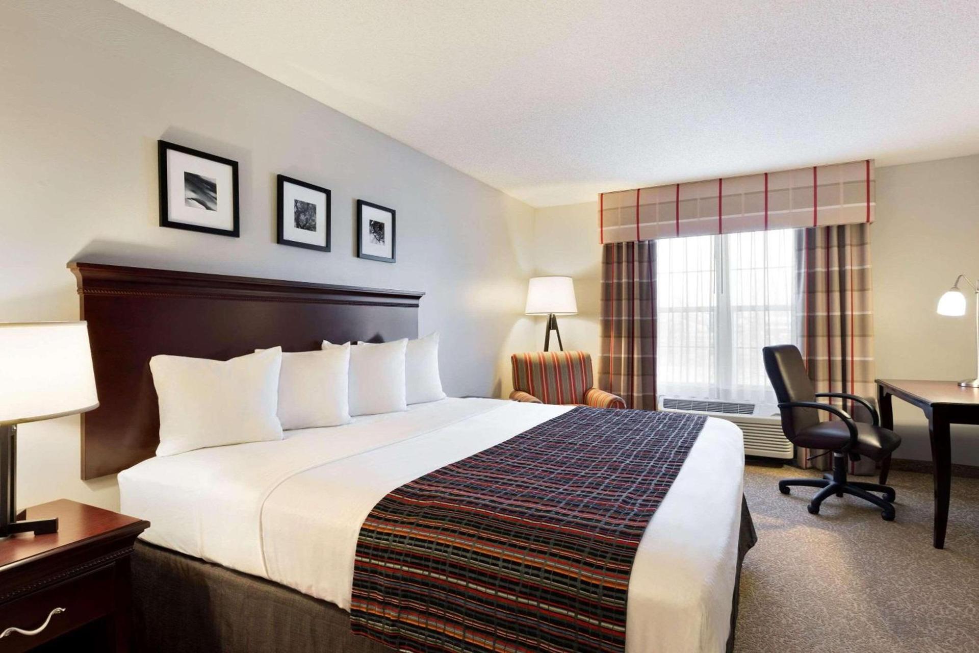 Country Inn & Suites by Radisson, Kearney, NE photo 3