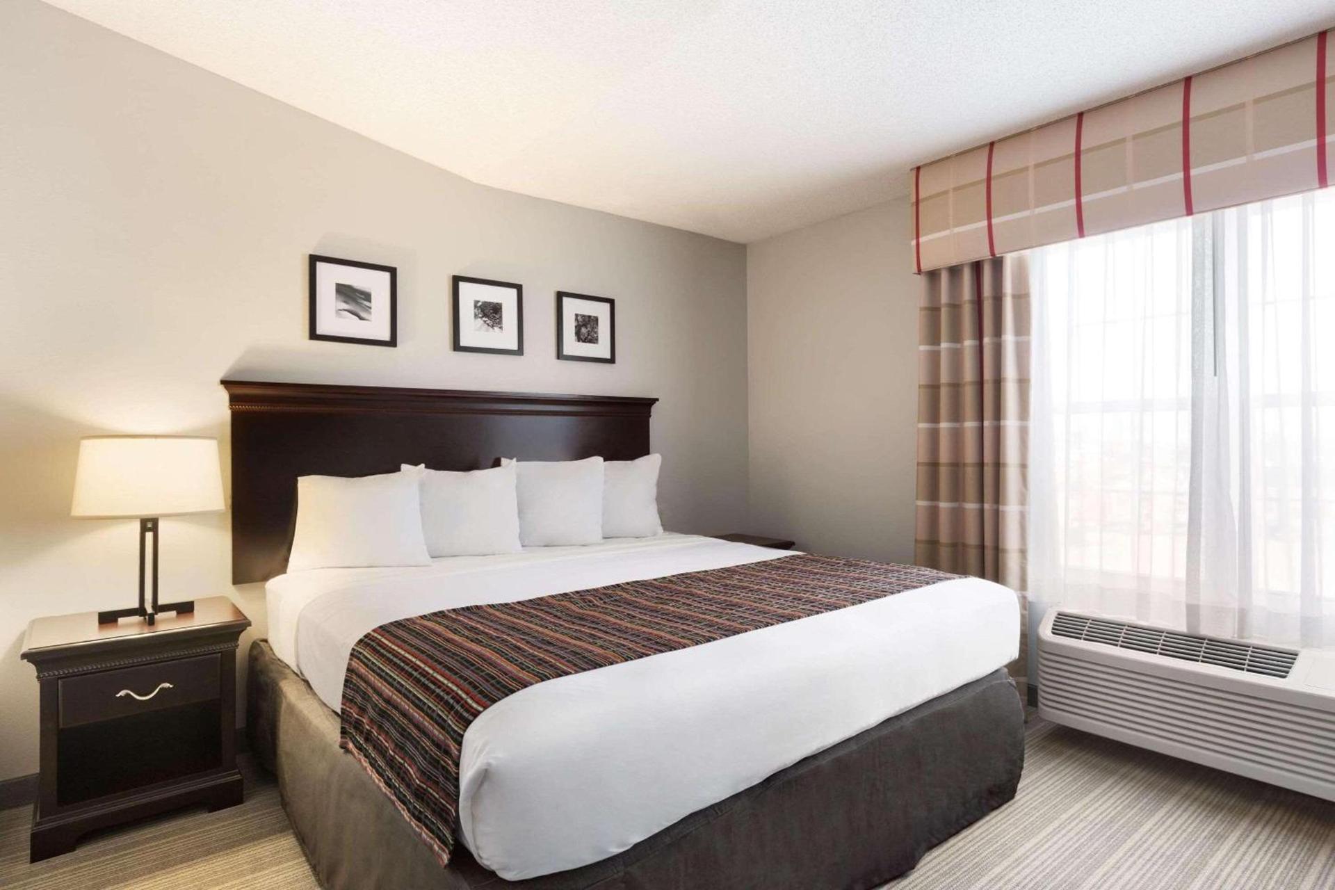 Country Inn & Suites by Radisson, Kearney, NE photo 7