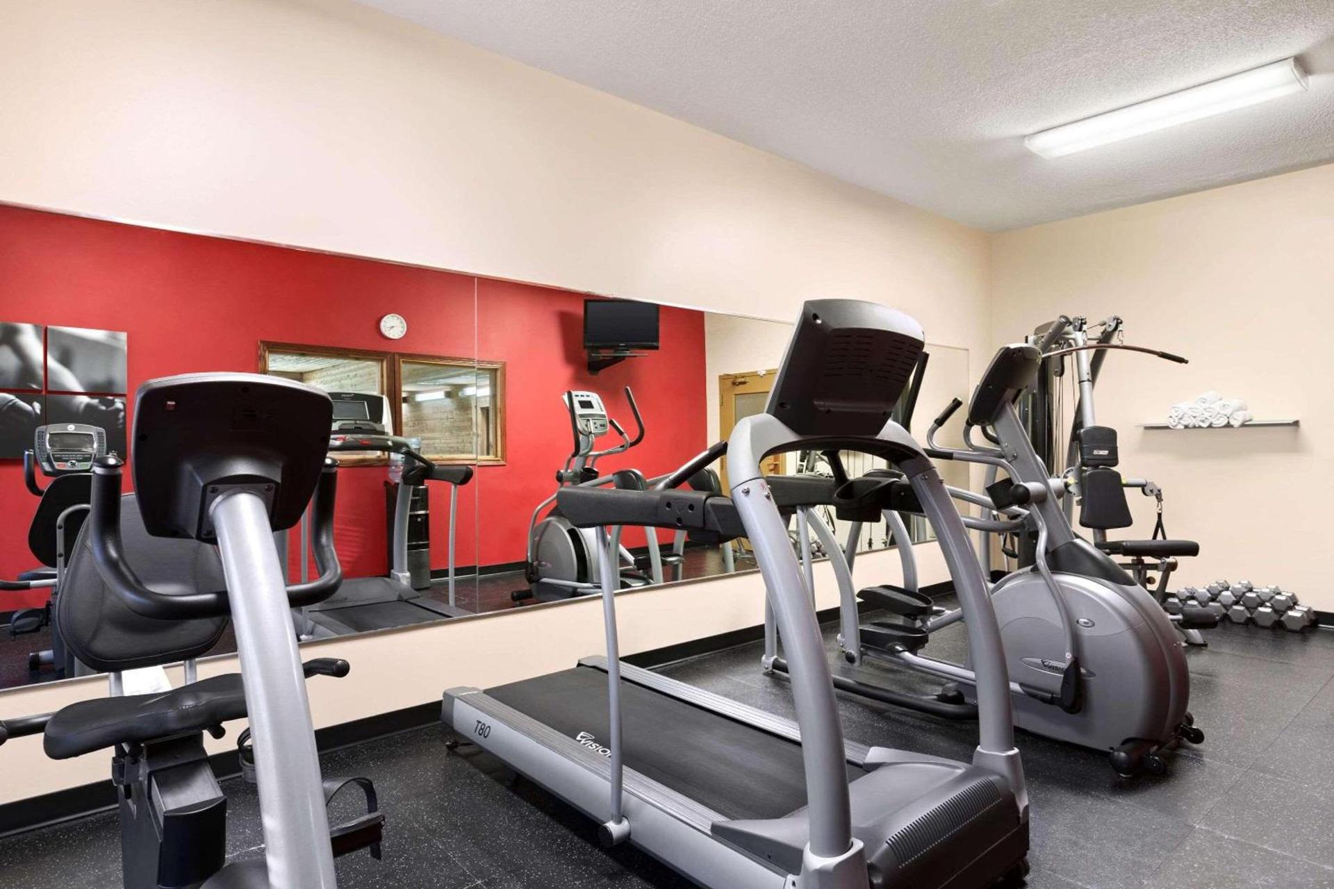Country Inn & Suites by Radisson, Kearney, NE photo 9