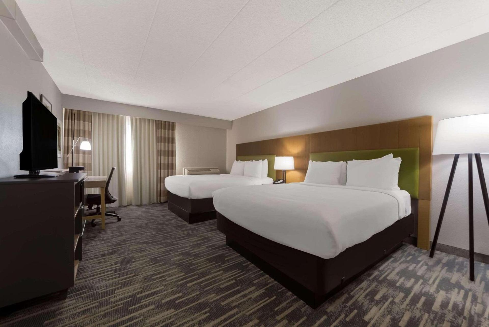 Wingate by Wyndham Lincoln Airport East I-80 photo 65