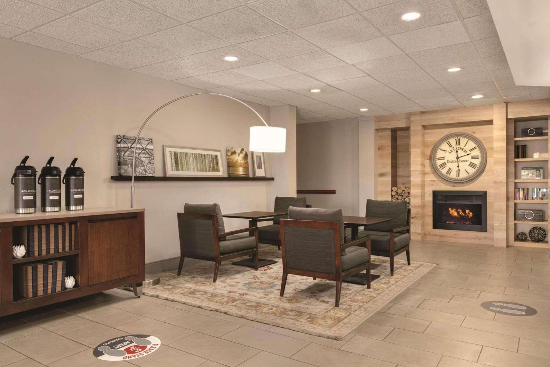 Country Inn & Suites by Radisson, Port Clinton, OH photo 5