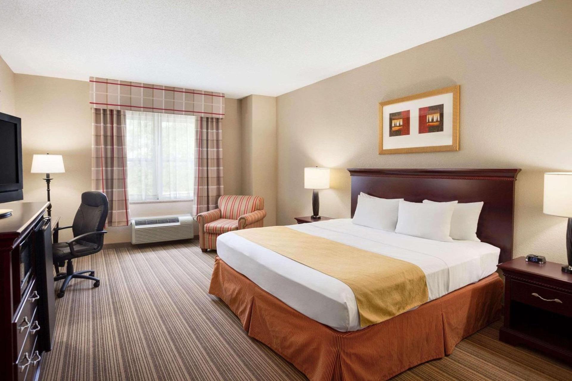 Country Inn & Suites by Radisson, Ithaca, NY photo 3