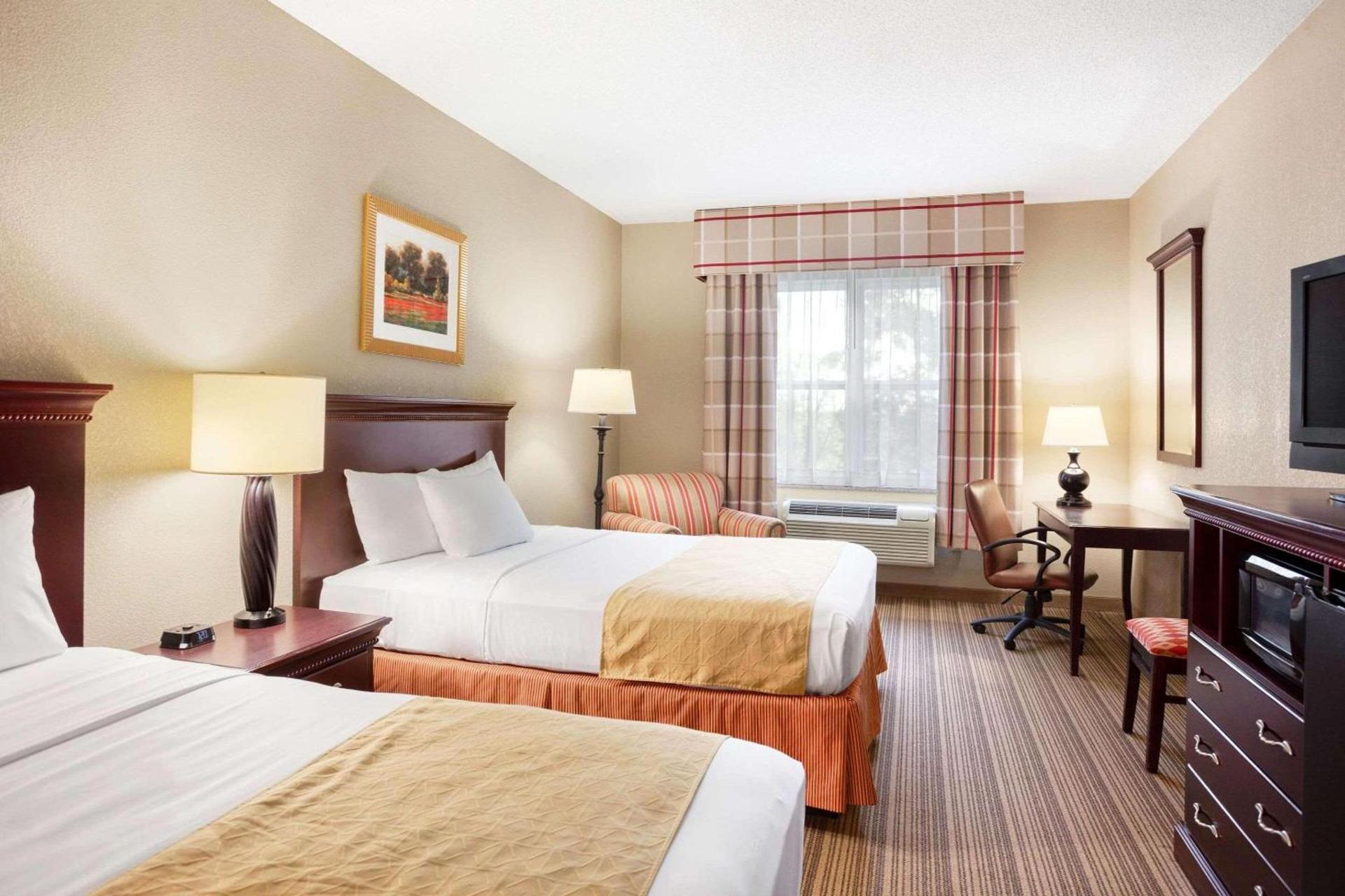 Country Inn & Suites by Radisson, Ithaca, NY photo 4