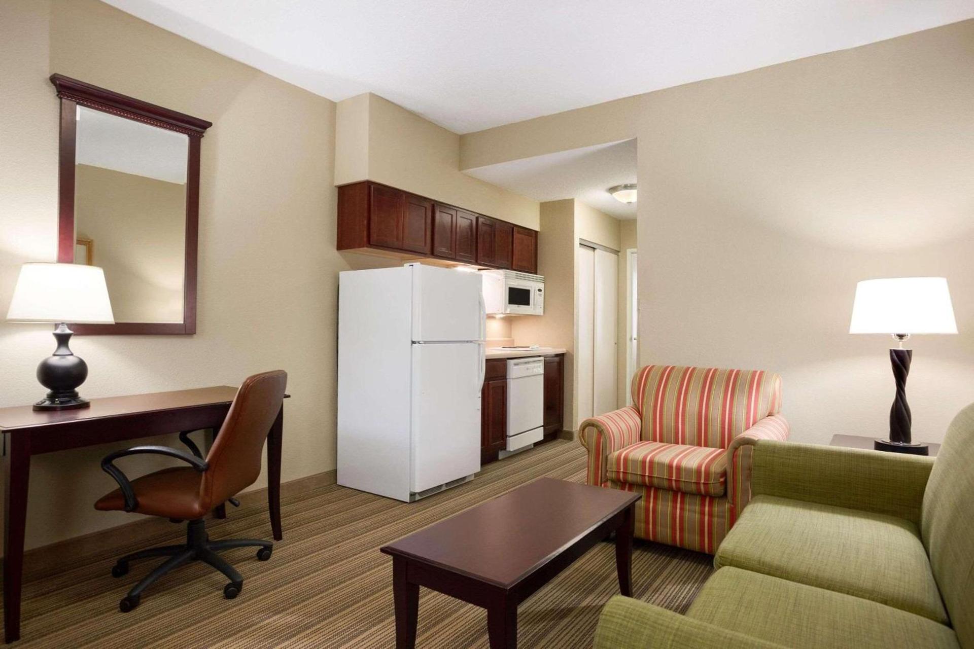 Country Inn & Suites by Radisson, Ithaca, NY photo 6