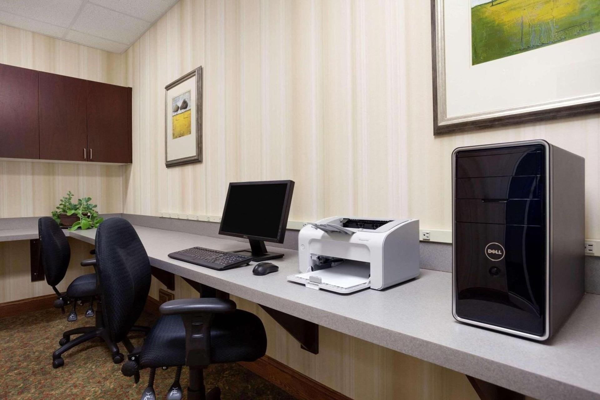 Country Inn & Suites by Radisson, Ithaca, NY photo 10