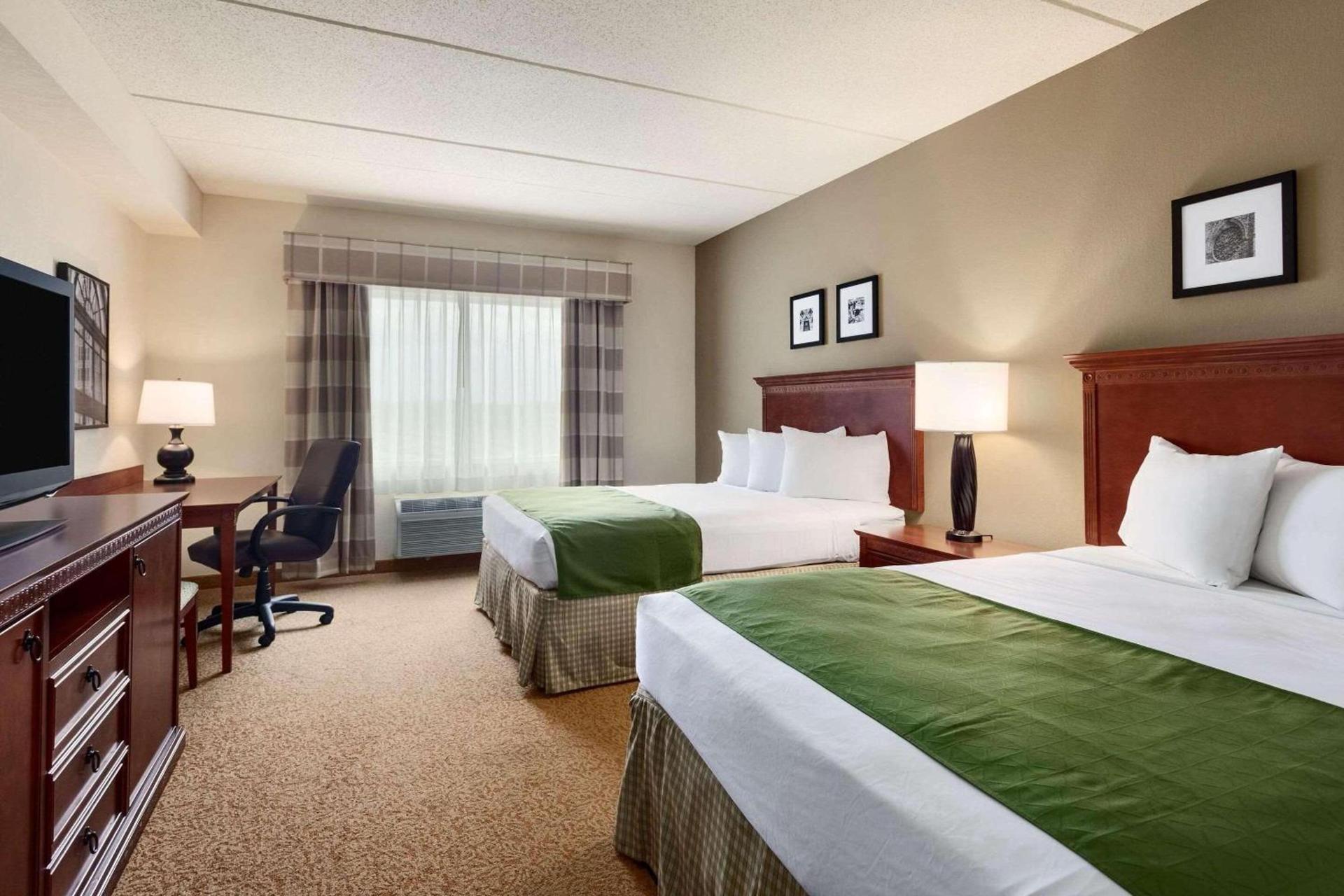 Country Inn & Suites by Radisson, Buffalo South I-90, NY photo 4