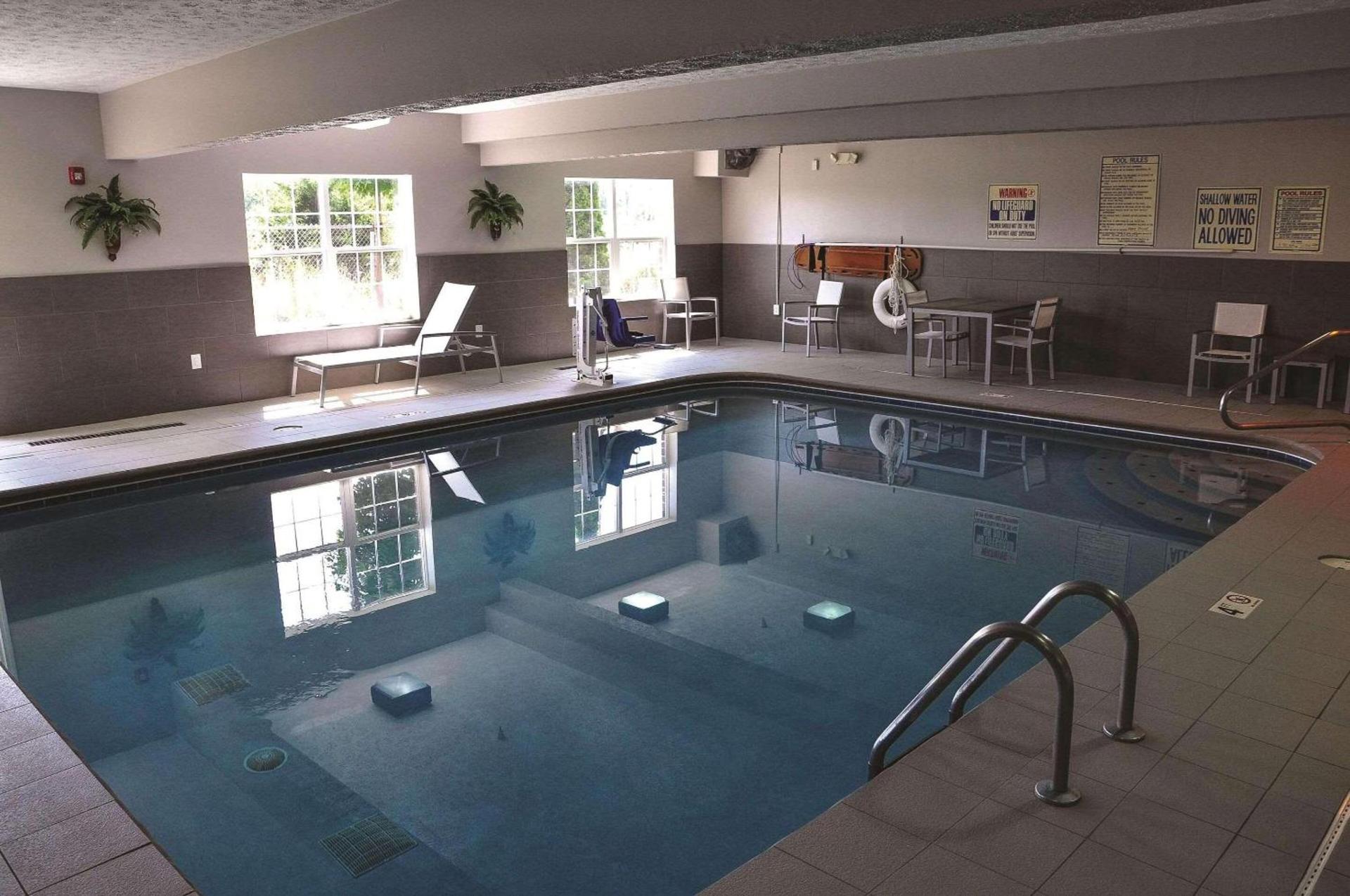 Country Inn & Suites by Radisson, Beavercreek-Dayton photo 14