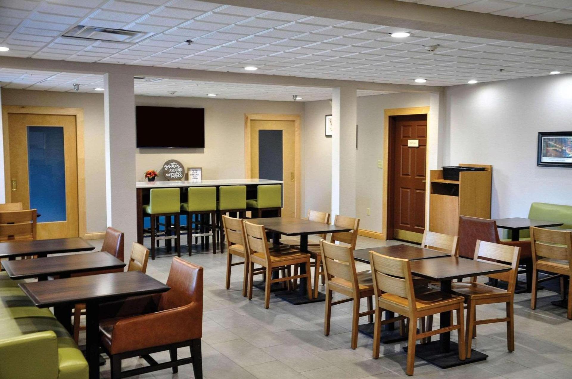 Country Inn & Suites by Radisson, Beavercreek-Dayton photo 22