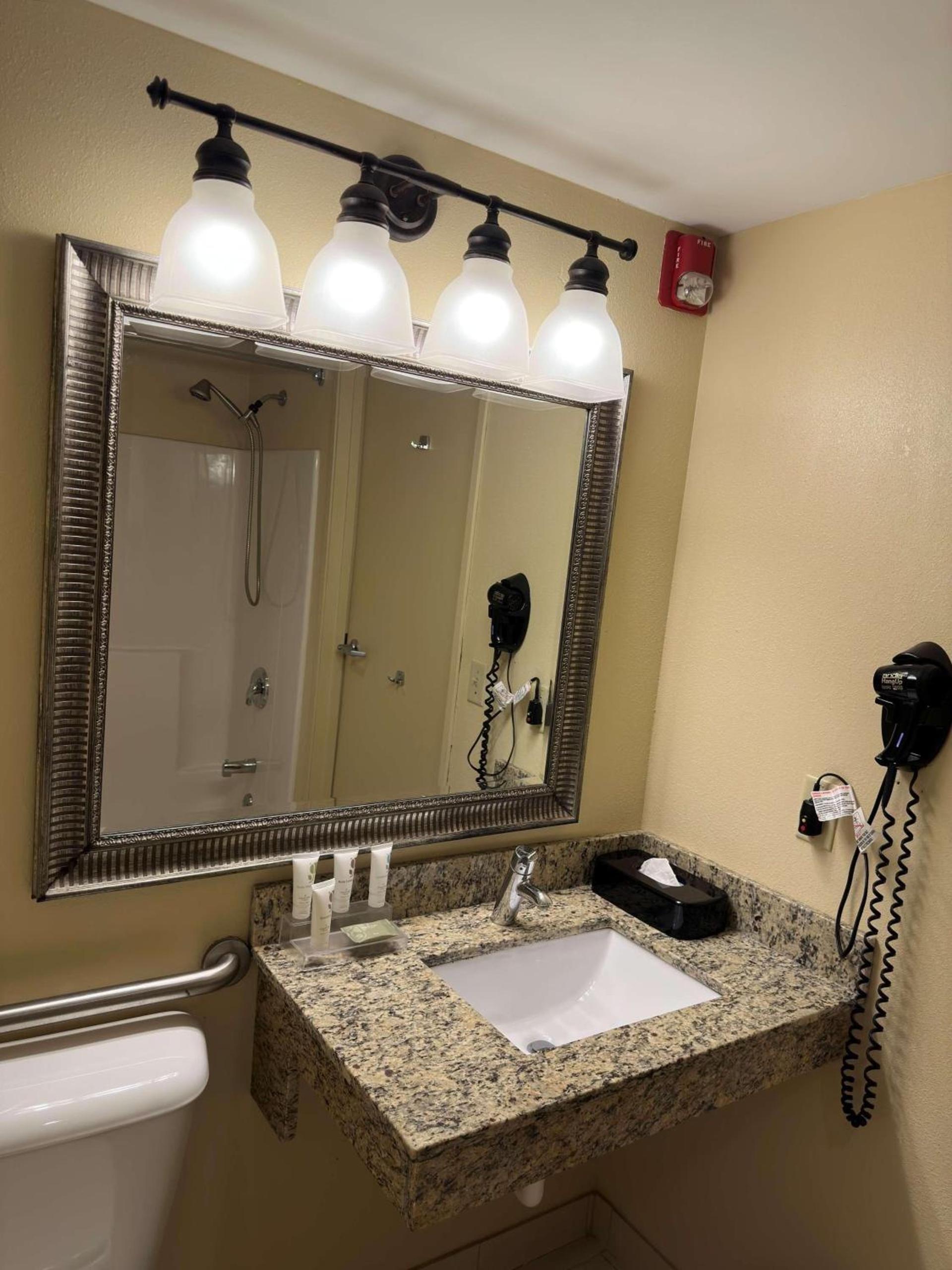 Country Inn & Suites by Radisson, Macedonia, OH photo 18