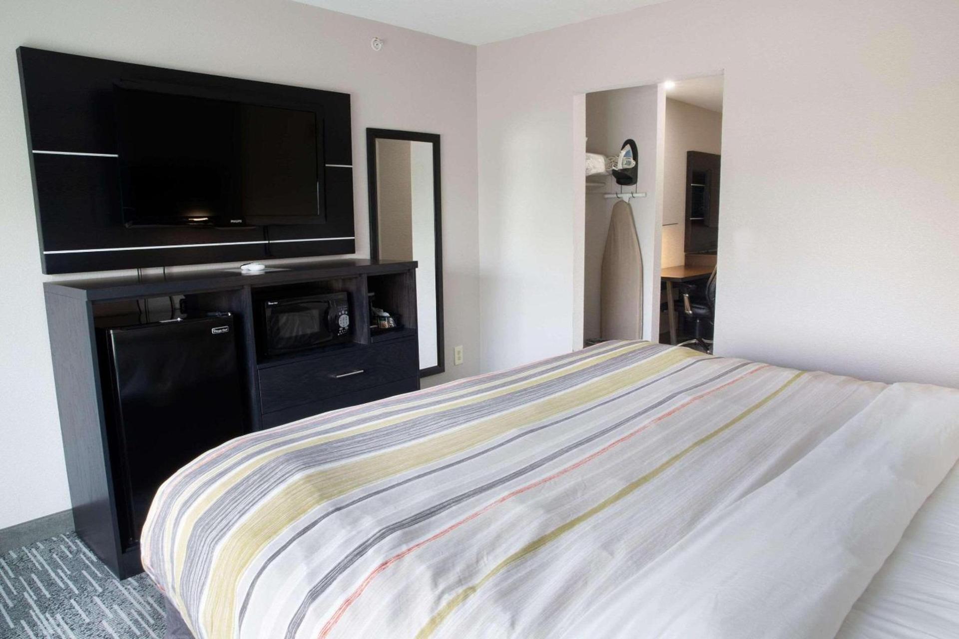 Country Inn & Suites by Radisson, Columbus West, OH photo 6
