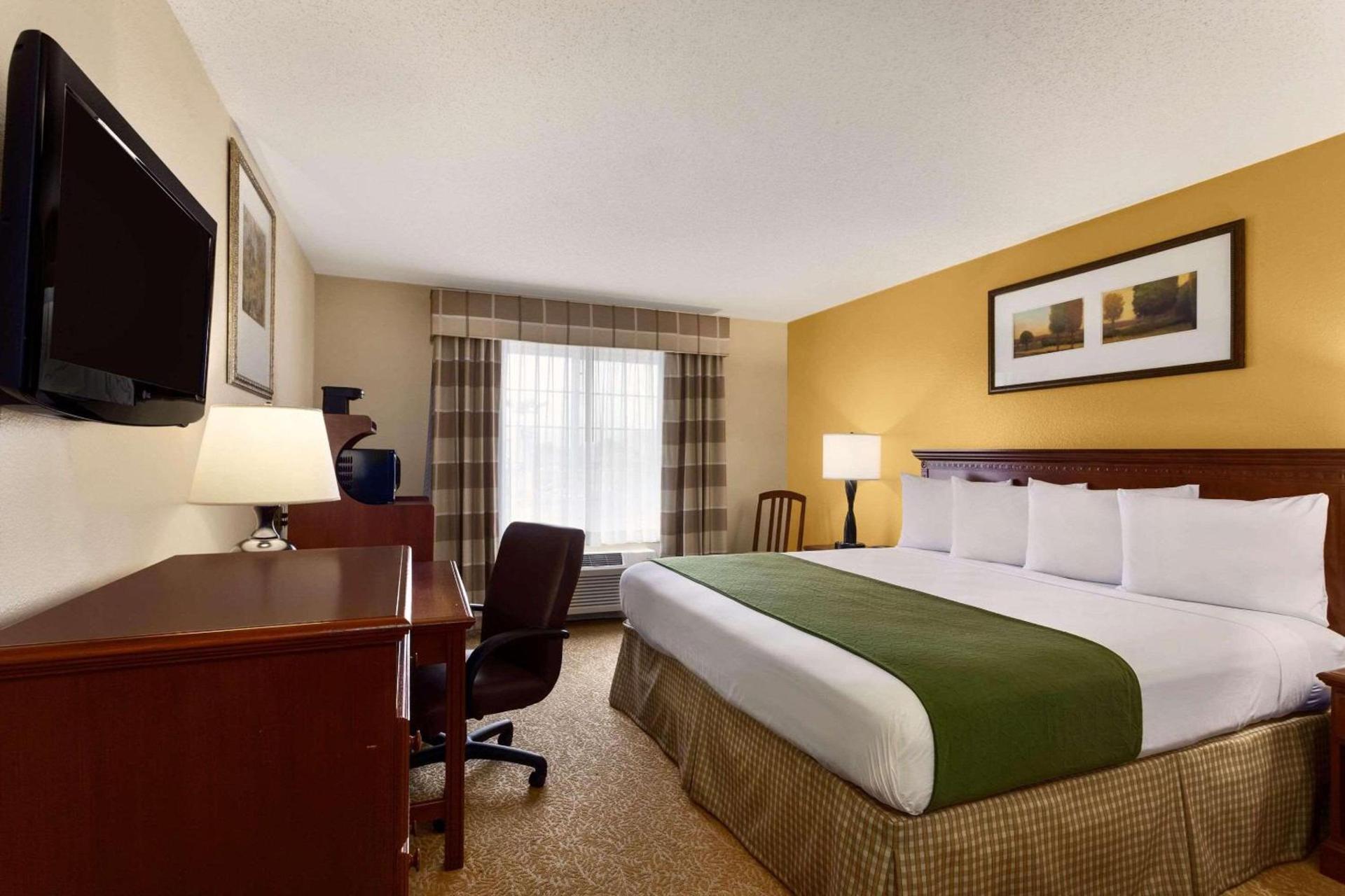 Country Inn & Suites by Radisson, Marion, OH photo 3