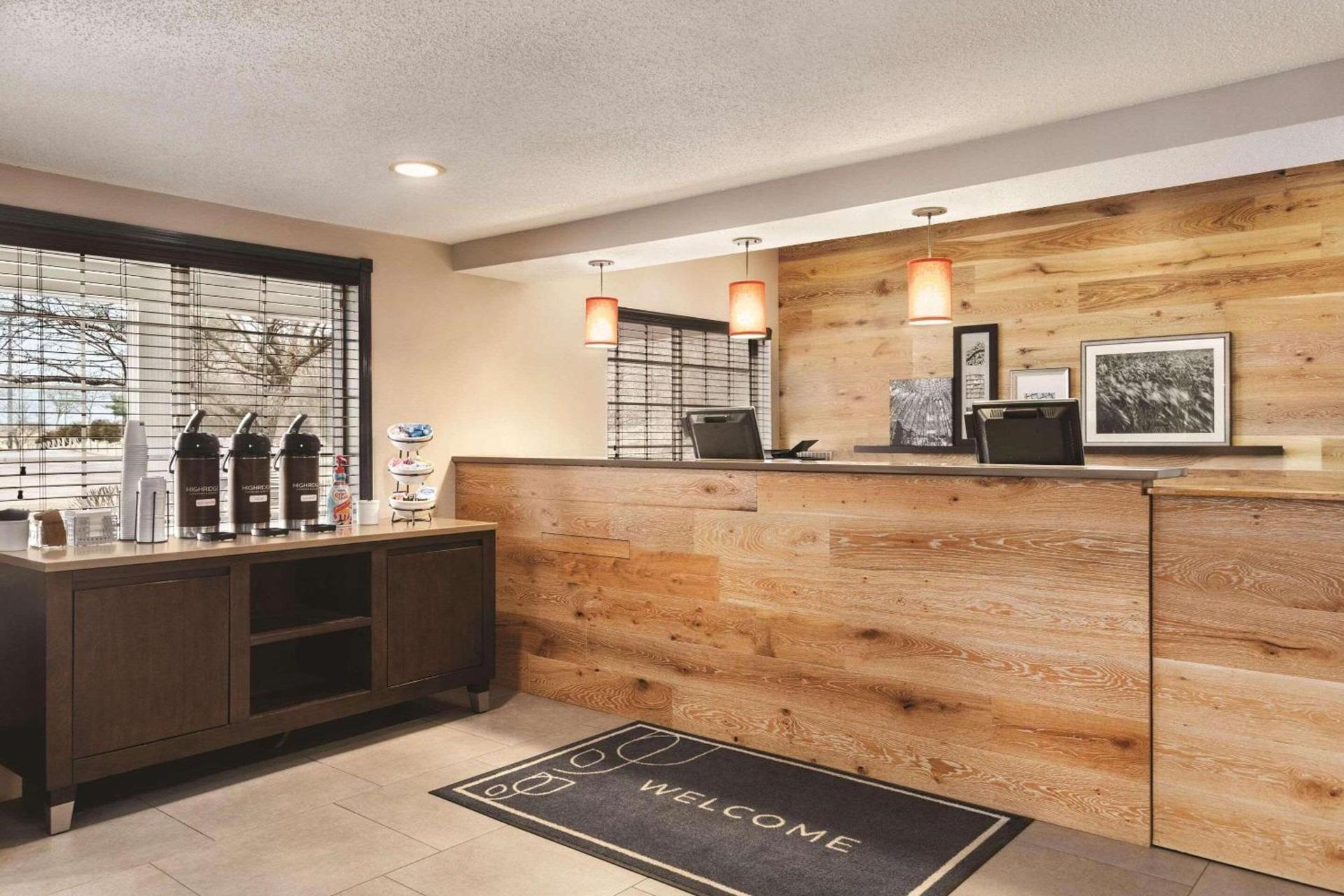 Country Inn & Suites by Radisson, Springfield, OH photo 3