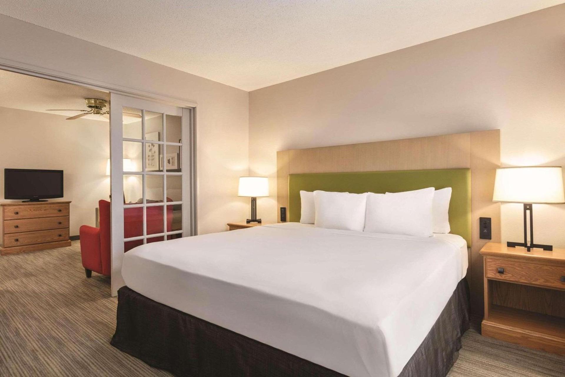 Country Inn & Suites by Radisson, Springfield, OH photo 12