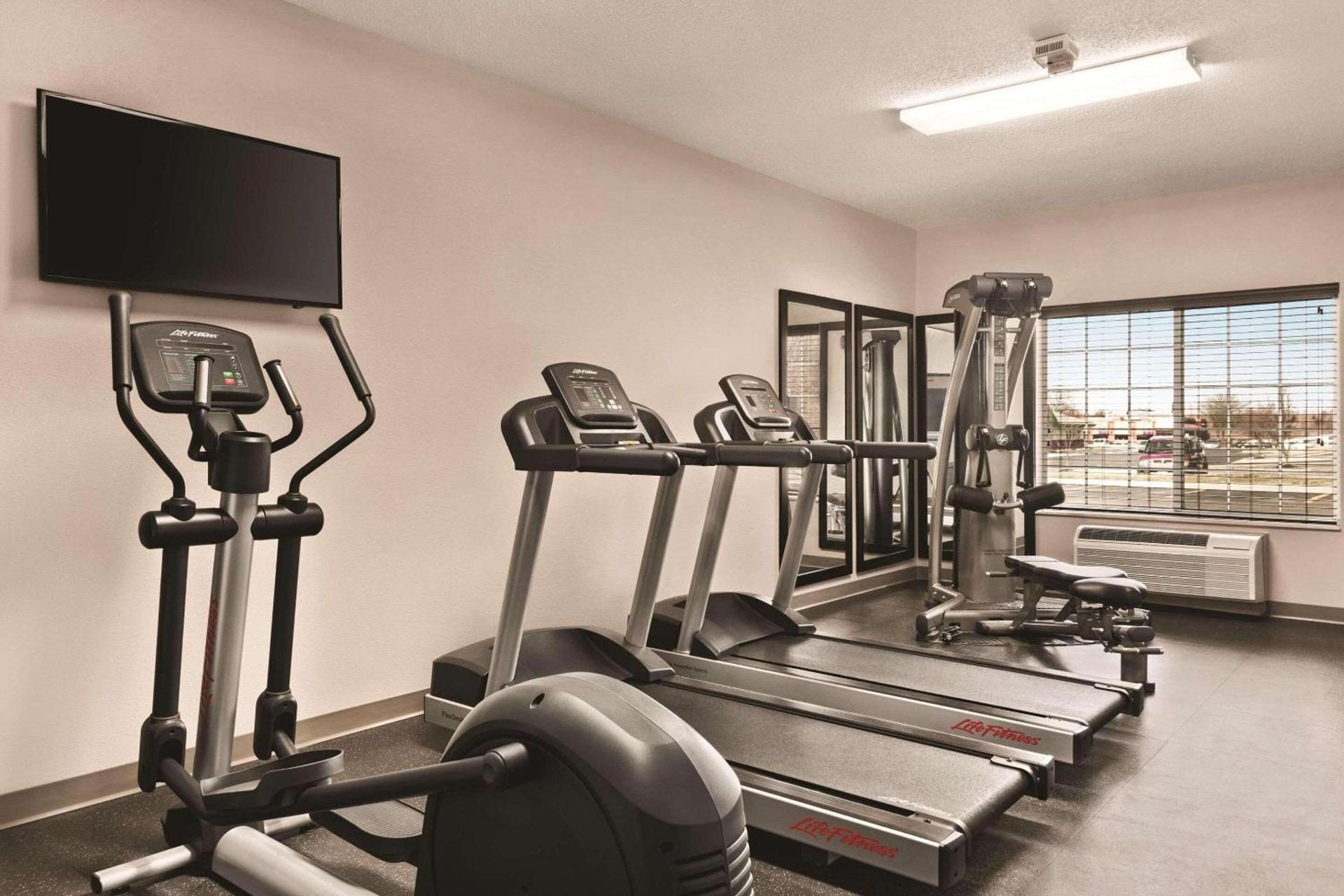 Country Inn & Suites by Radisson, Springfield, OH photo 14