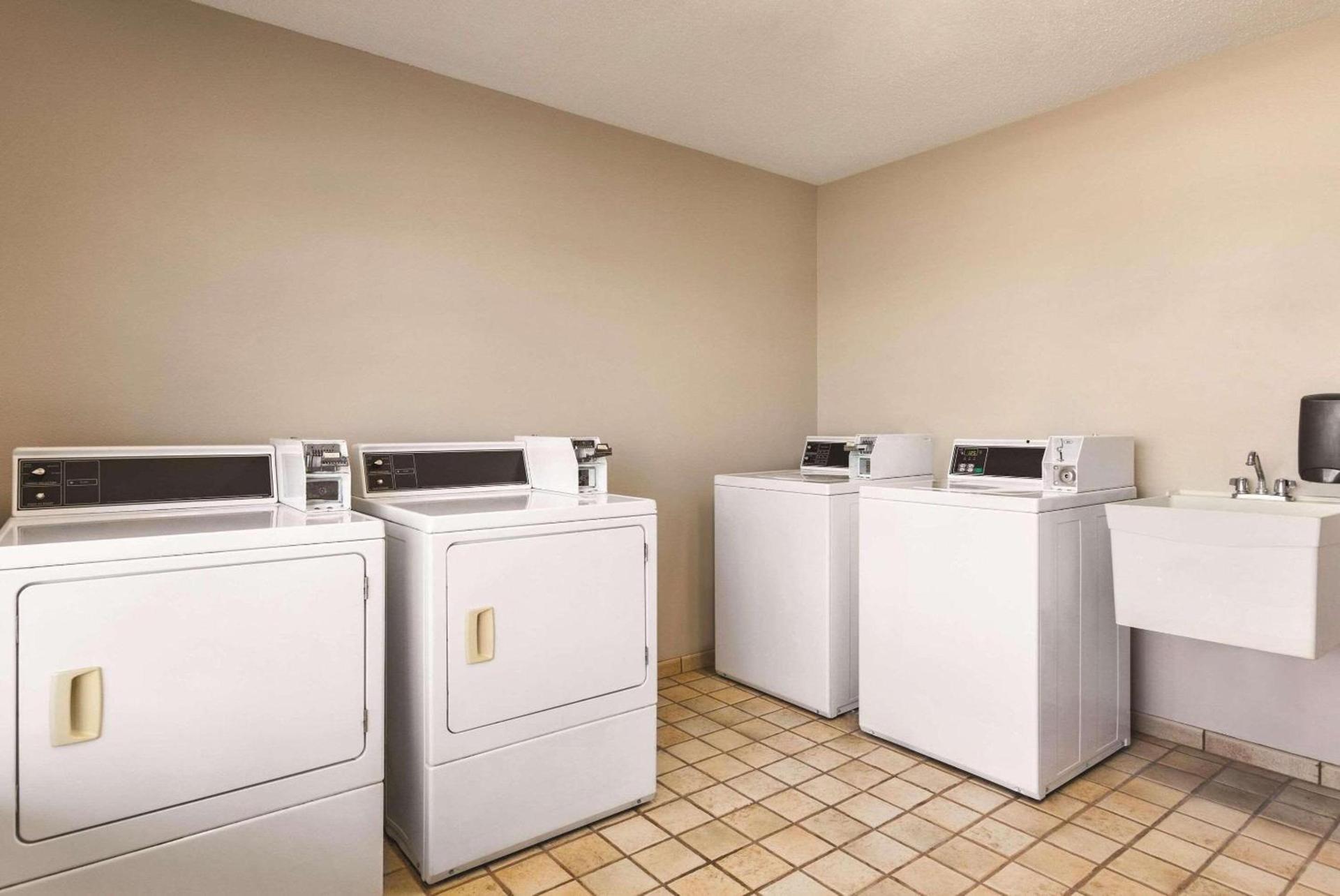 Country Inn & Suites by Radisson, Springfield, OH photo 36