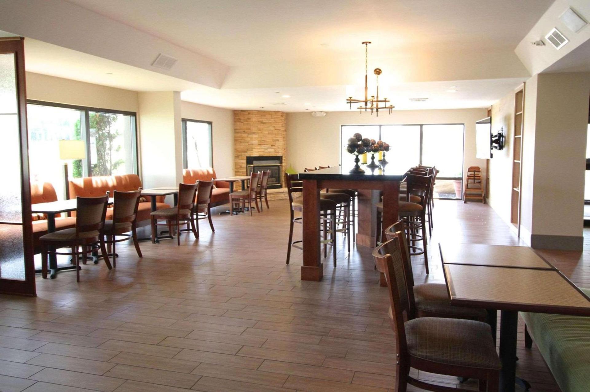 Country Inn & Suites by Radisson, Sandusky South, OH photo 14