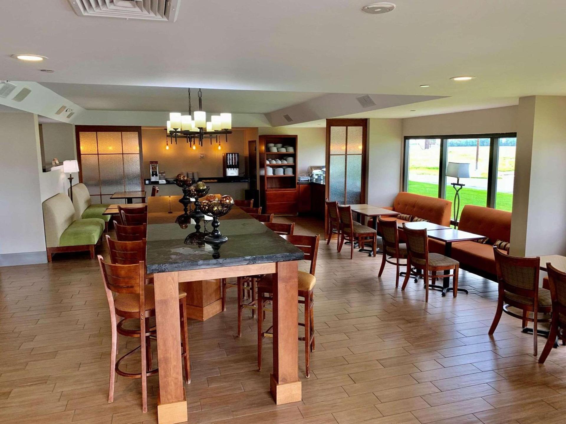 Country Inn & Suites by Radisson, Sandusky South, OH photo 9