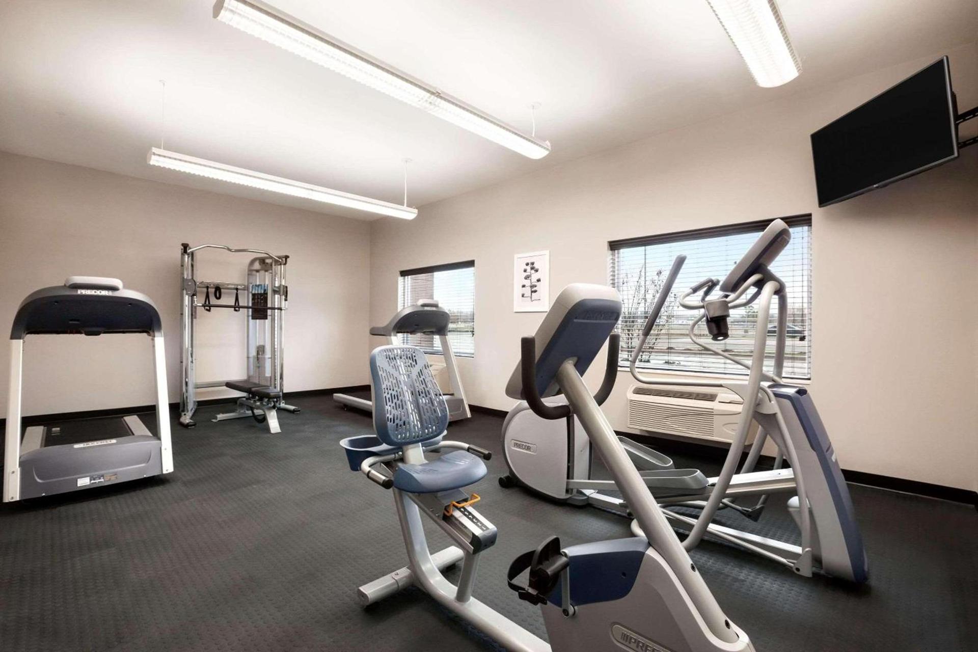 Country Inn & Suites by Radisson, Enid, OK photo 8
