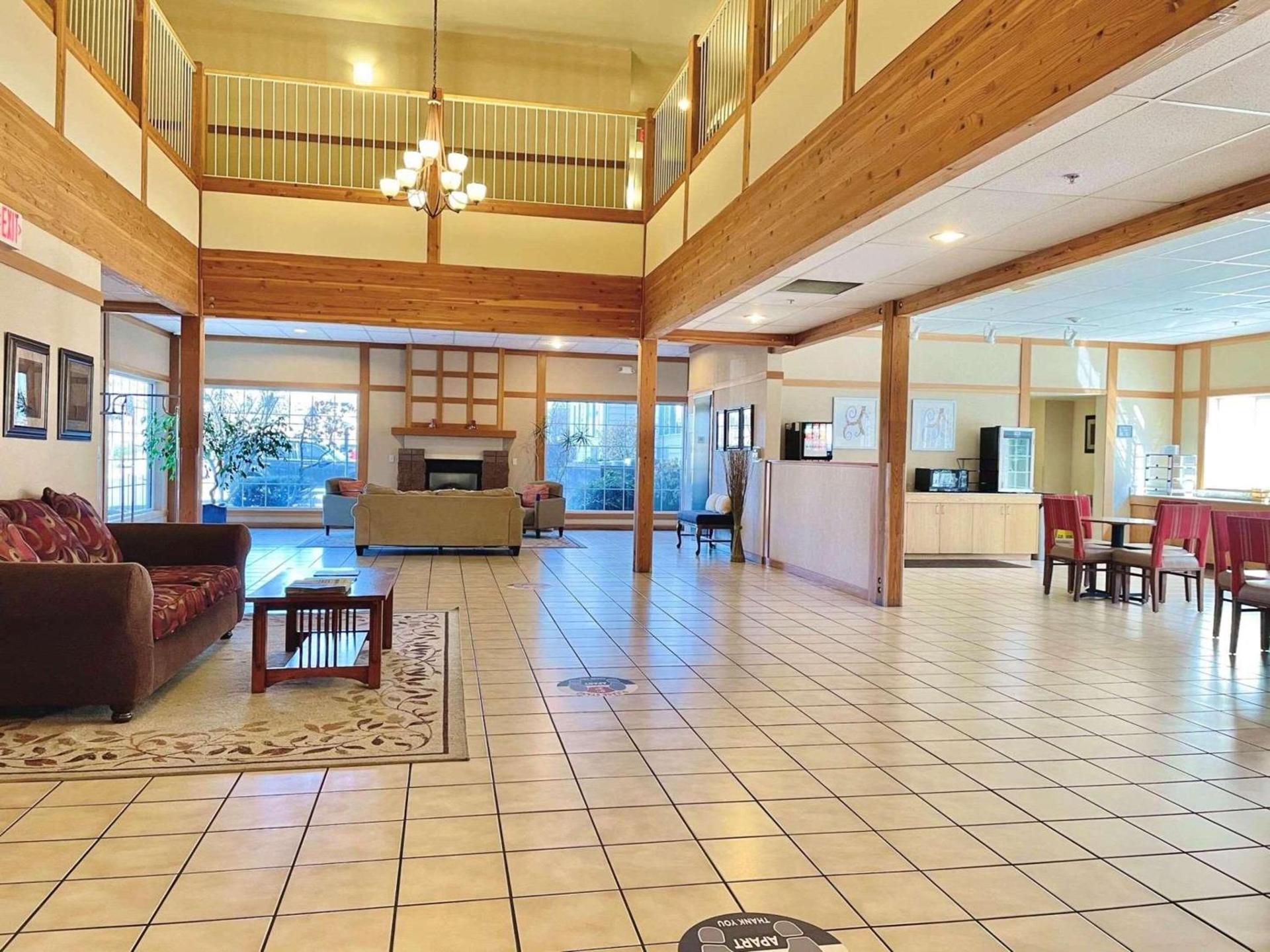 Country Inn & Suites by Radisson, Bend, OR photo 2