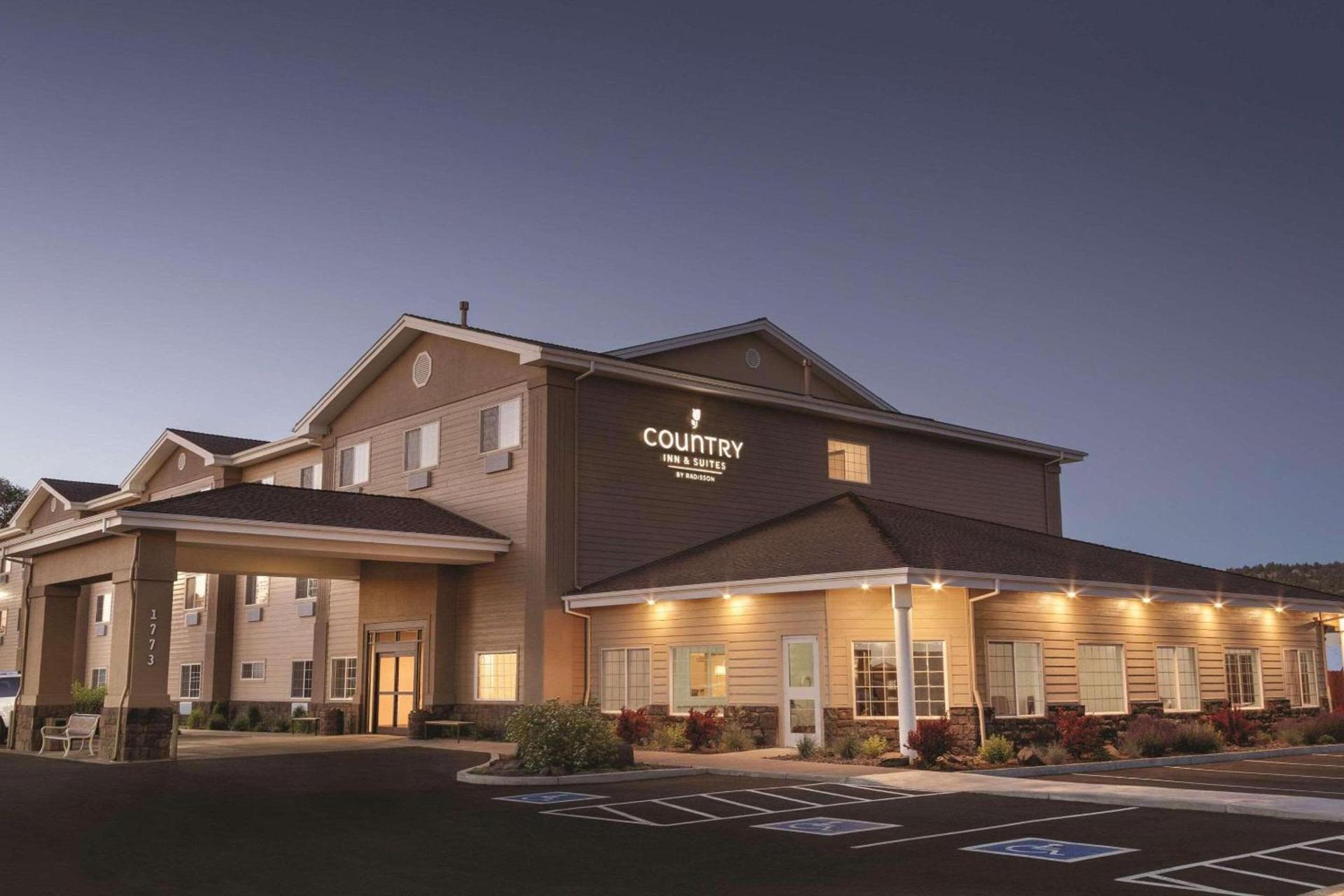 Country Inn & Suites by Radisson, Prineville, OR photo 1