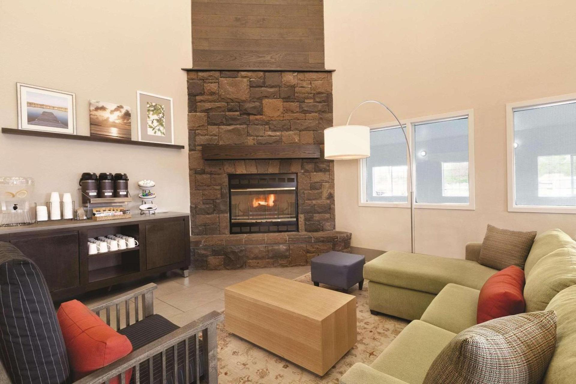 Country Inn & Suites by Radisson, Prineville, OR photo 6