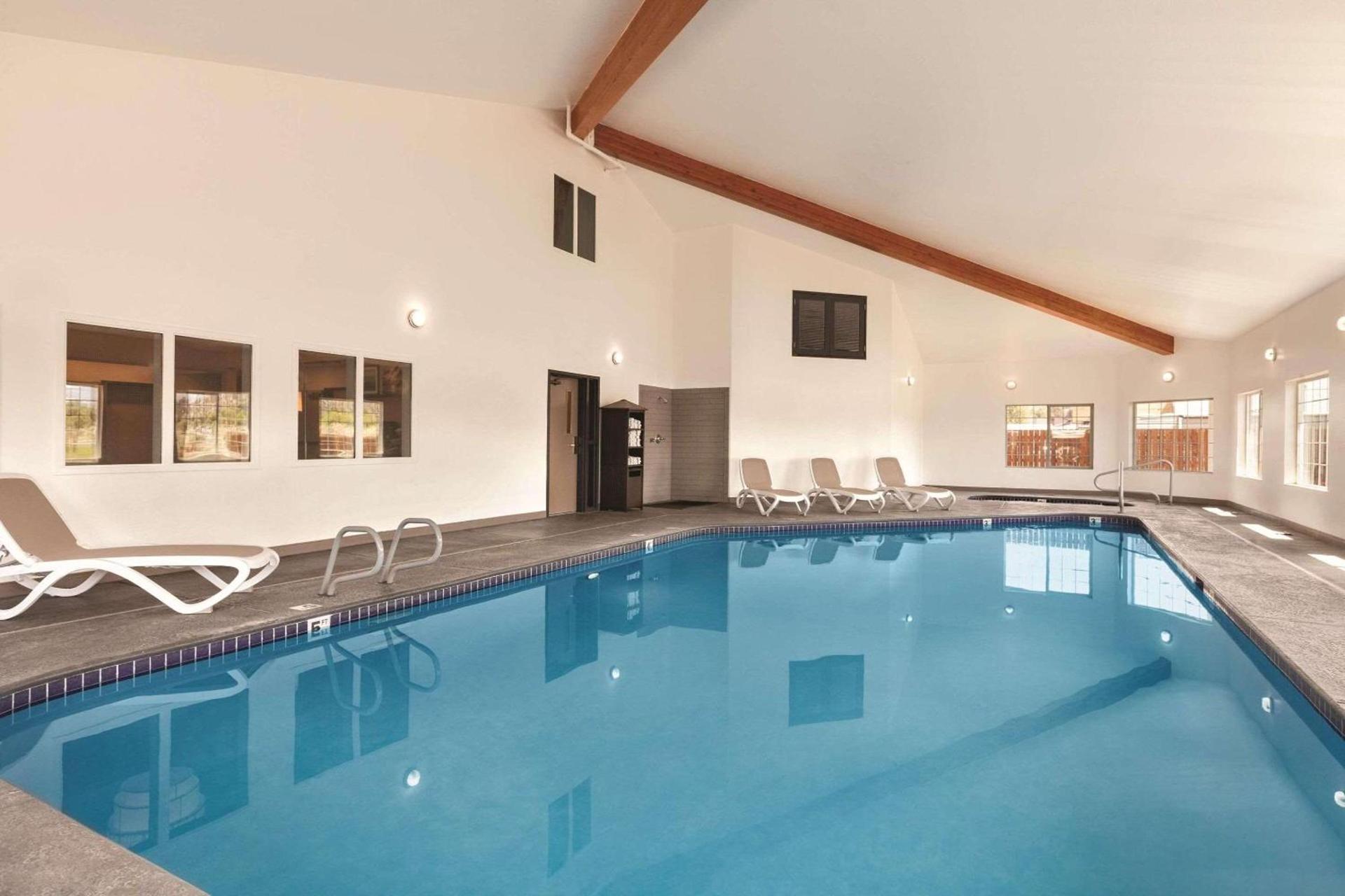 Country Inn & Suites by Radisson, Prineville, OR photo 13