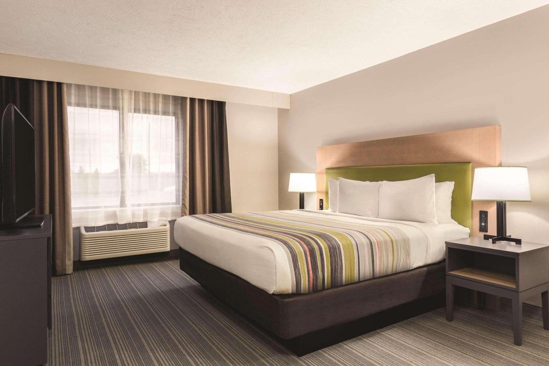 Country Inn & Suites by Radisson, Erie, PA photo 10