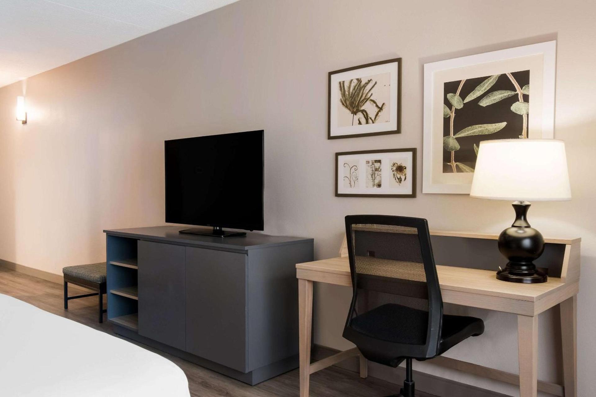 Country Inn & Suites by Radisson, Harrisburg Northeast - Hershey photo 10