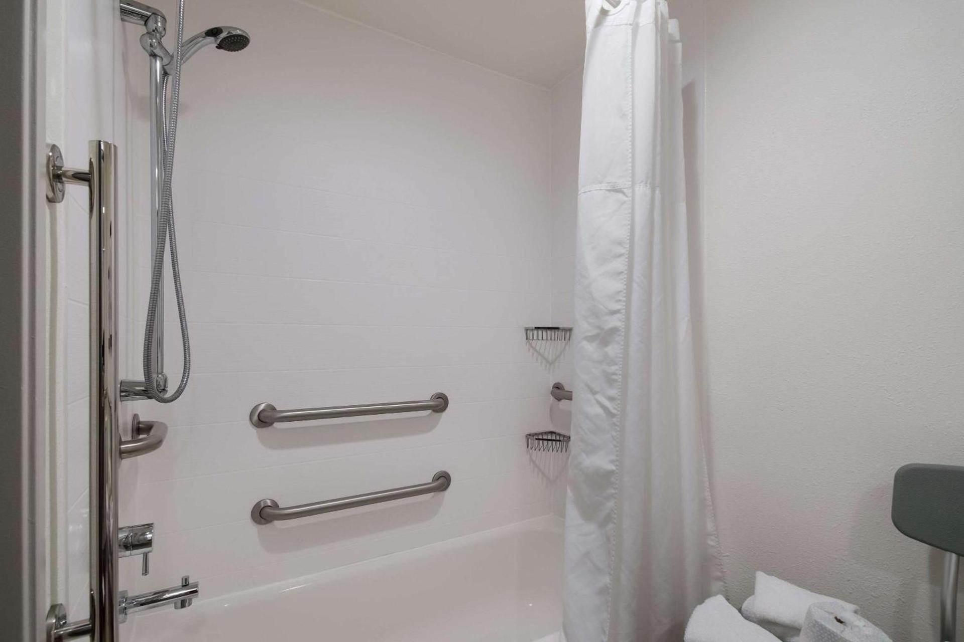 Country Inn & Suites by Radisson, Harrisburg Northeast - Hershey photo 22