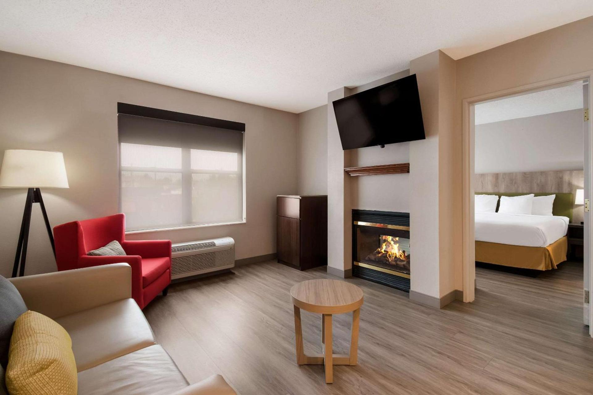 Country Inn & Suites by Radisson, Harrisburg Northeast - Hershey photo 25