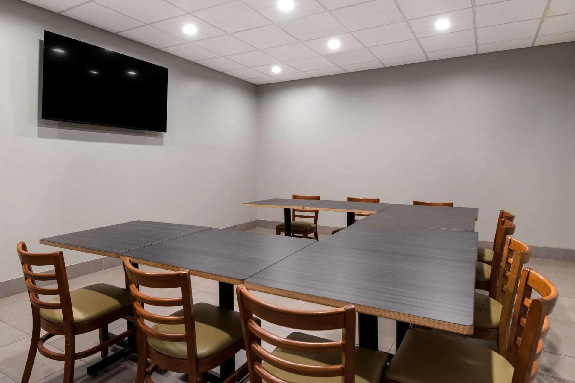 Country Inn & Suites by Radisson, Harrisburg Northeast - Hershey photo 36