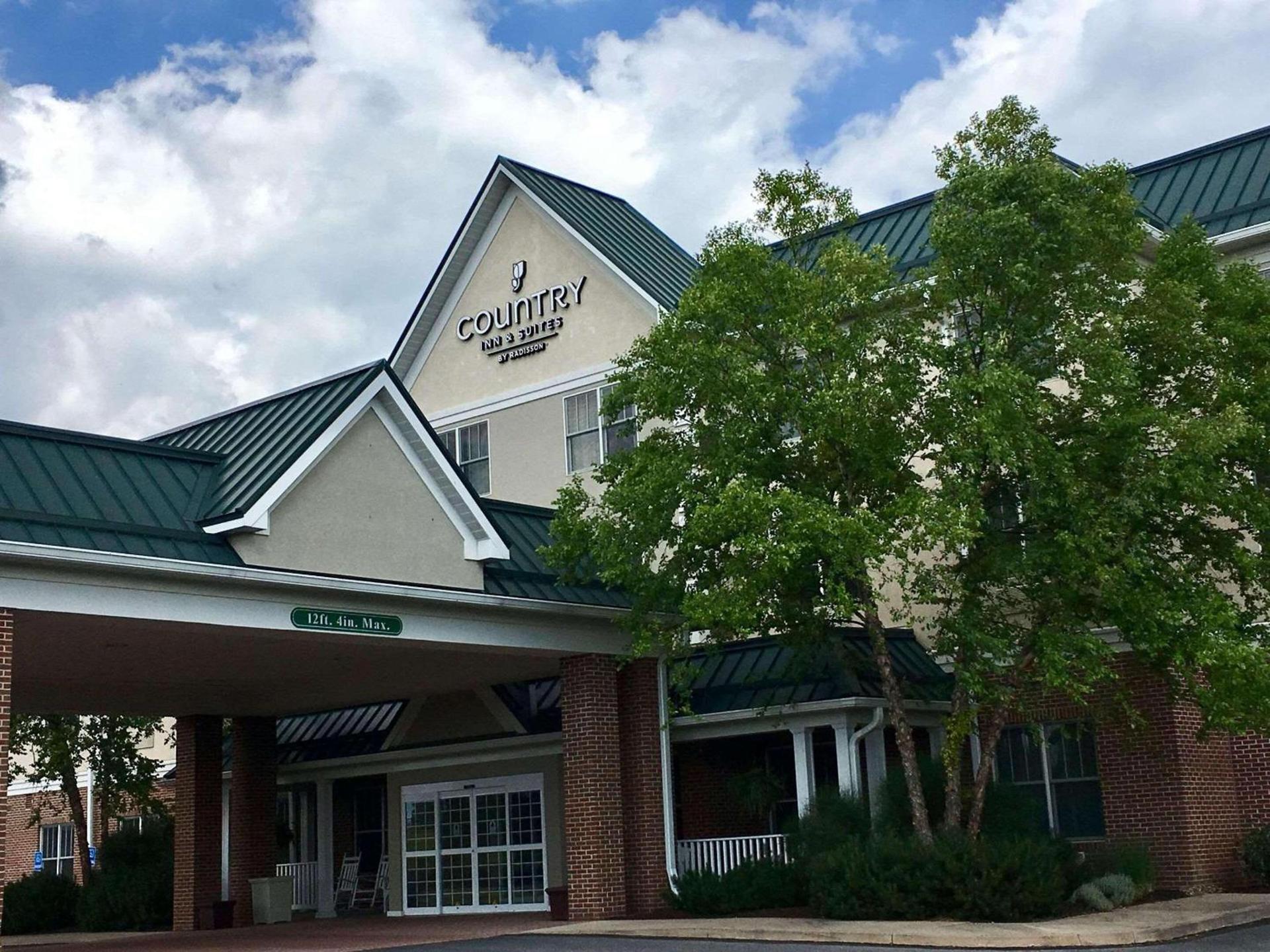 Country Inn & Suites by Radisson, Lewisburg, PA — hotel in Lewisburg