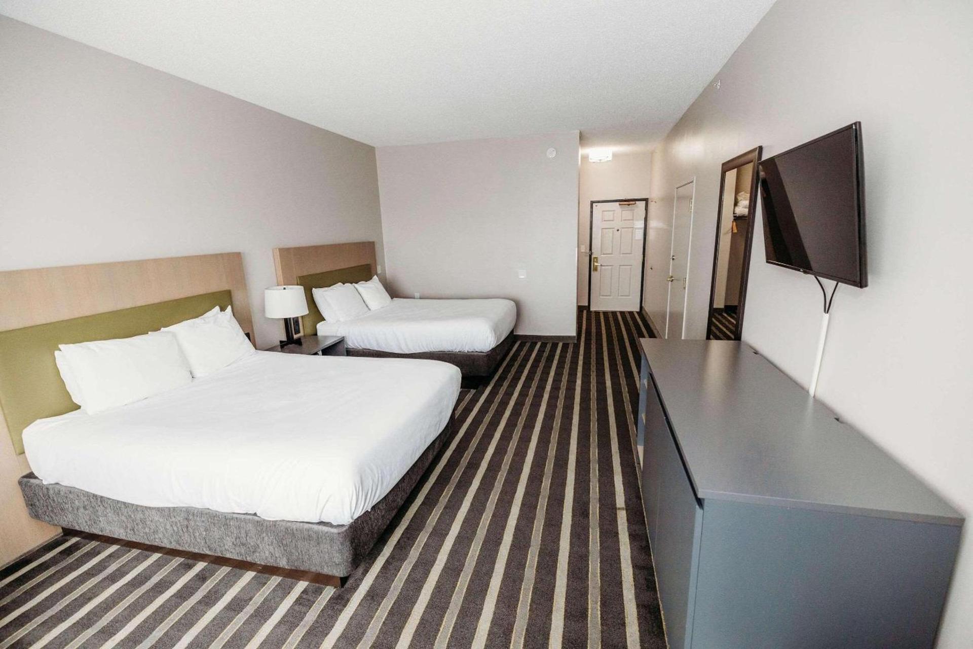 Parkview Inn & Suites, Lancaster Amish Country, PA photo 65