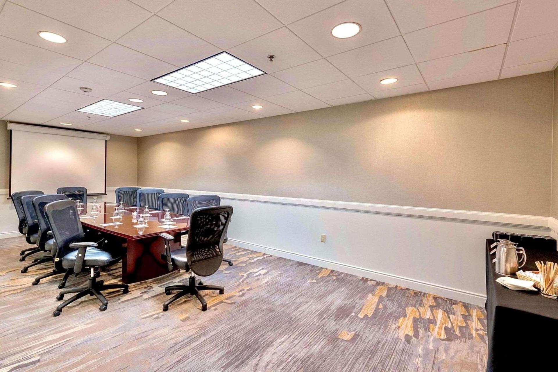 DoubleTree by Hilton Providence Airport Warwick photo 23