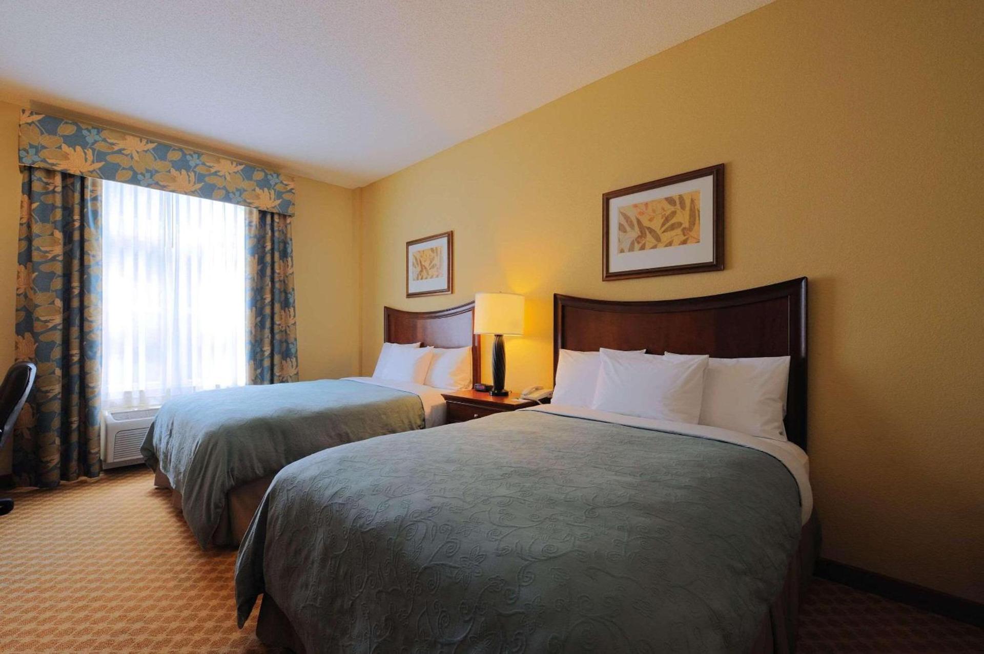 Spark by Hilton Orangeburg photo 28