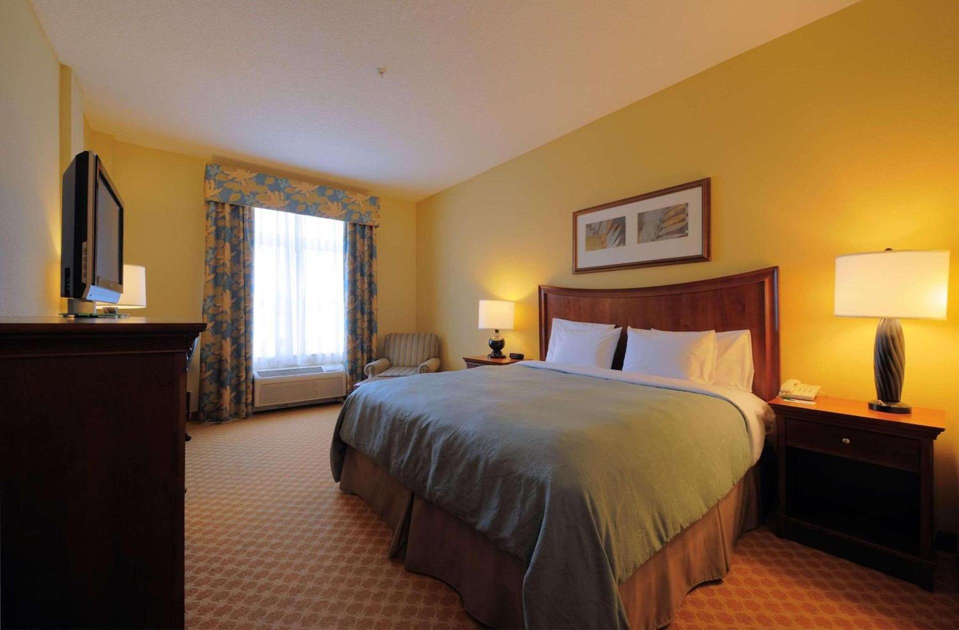 Spark by Hilton Orangeburg photo 33