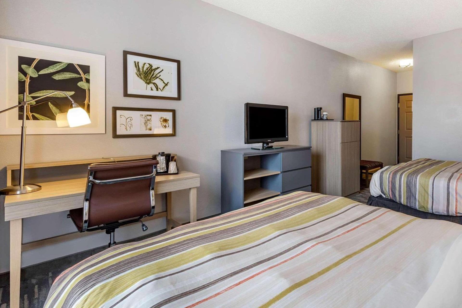 Country Inn & Suites by Radisson, Aiken South photo 3