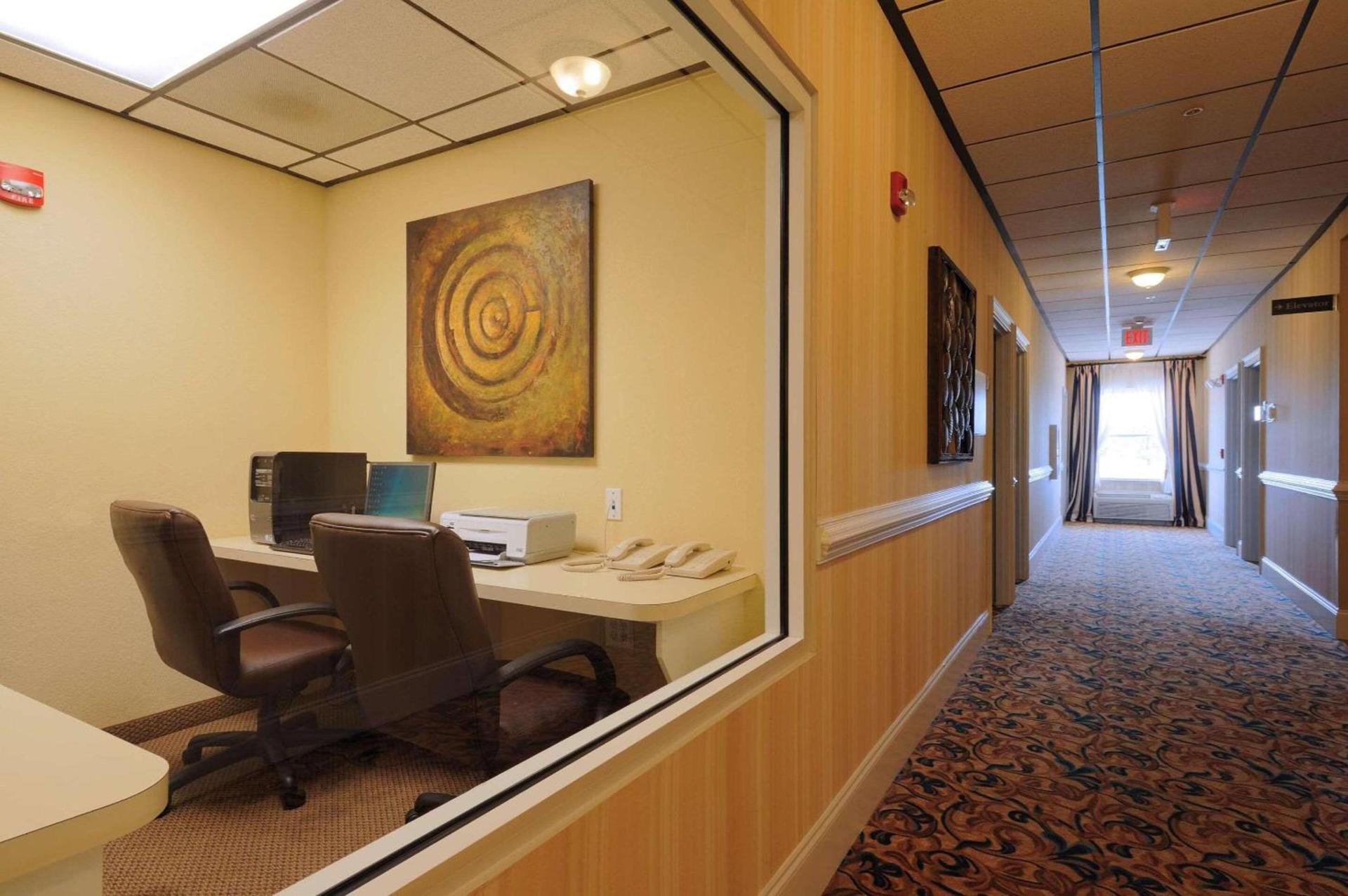Spark by Hilton Orangeburg photo 31