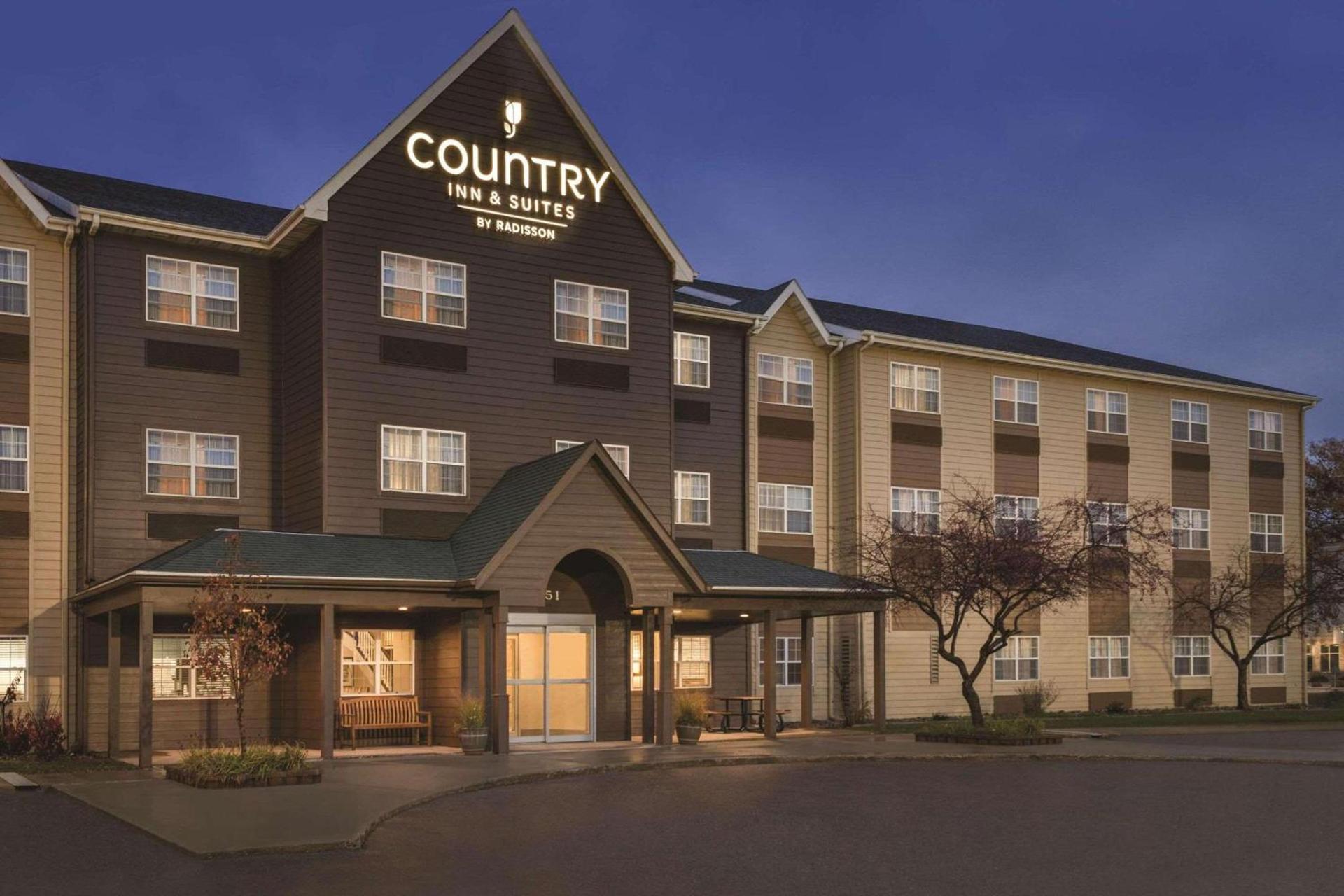 Country Inn & Suites by Radisson, Dakota Dunes, SD photo 1