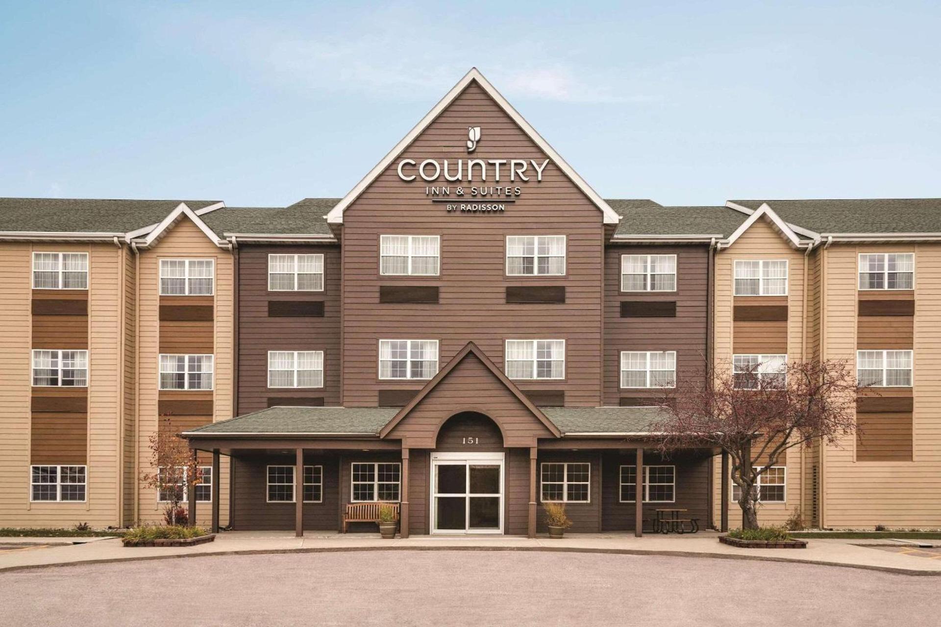 Country Inn & Suites by Radisson, Dakota Dunes, SD photo 2