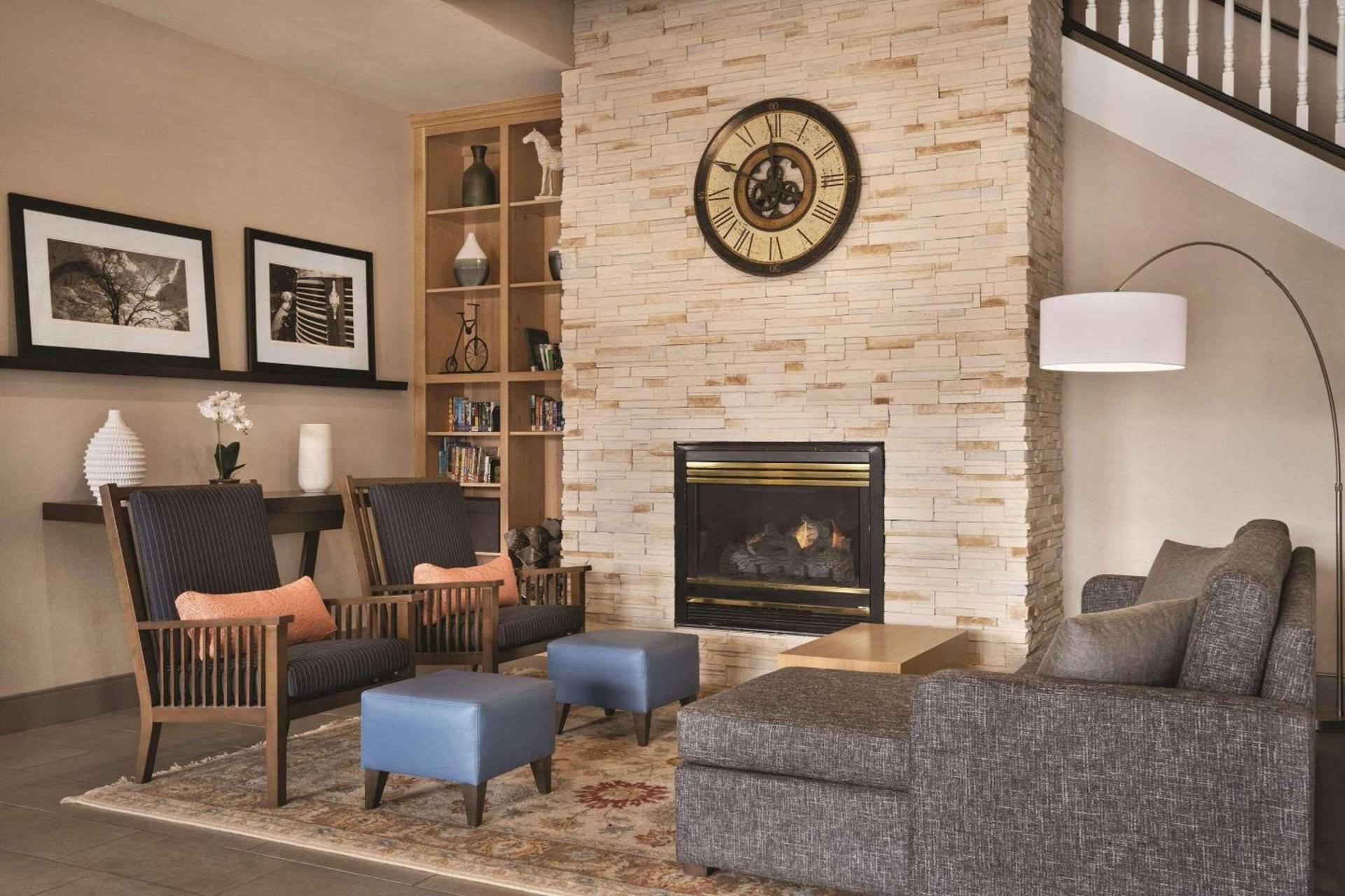 Country Inn & Suites by Radisson, Dakota Dunes, SD photo 5