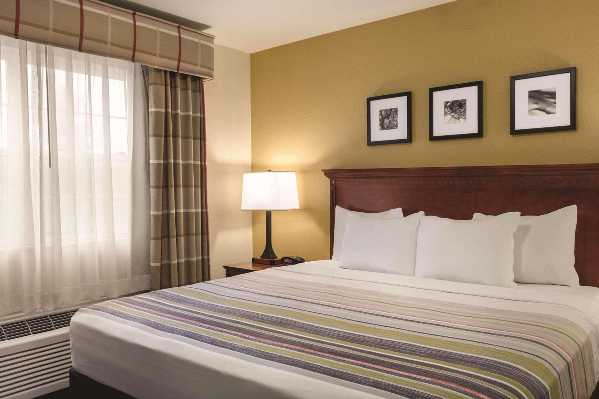 Country Inn & Suites by Radisson, Dakota Dunes, SD photo 9