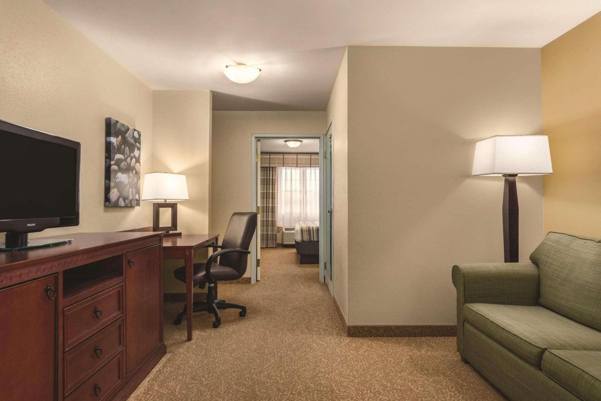 Country Inn & Suites by Radisson, Dakota Dunes, SD photo 11