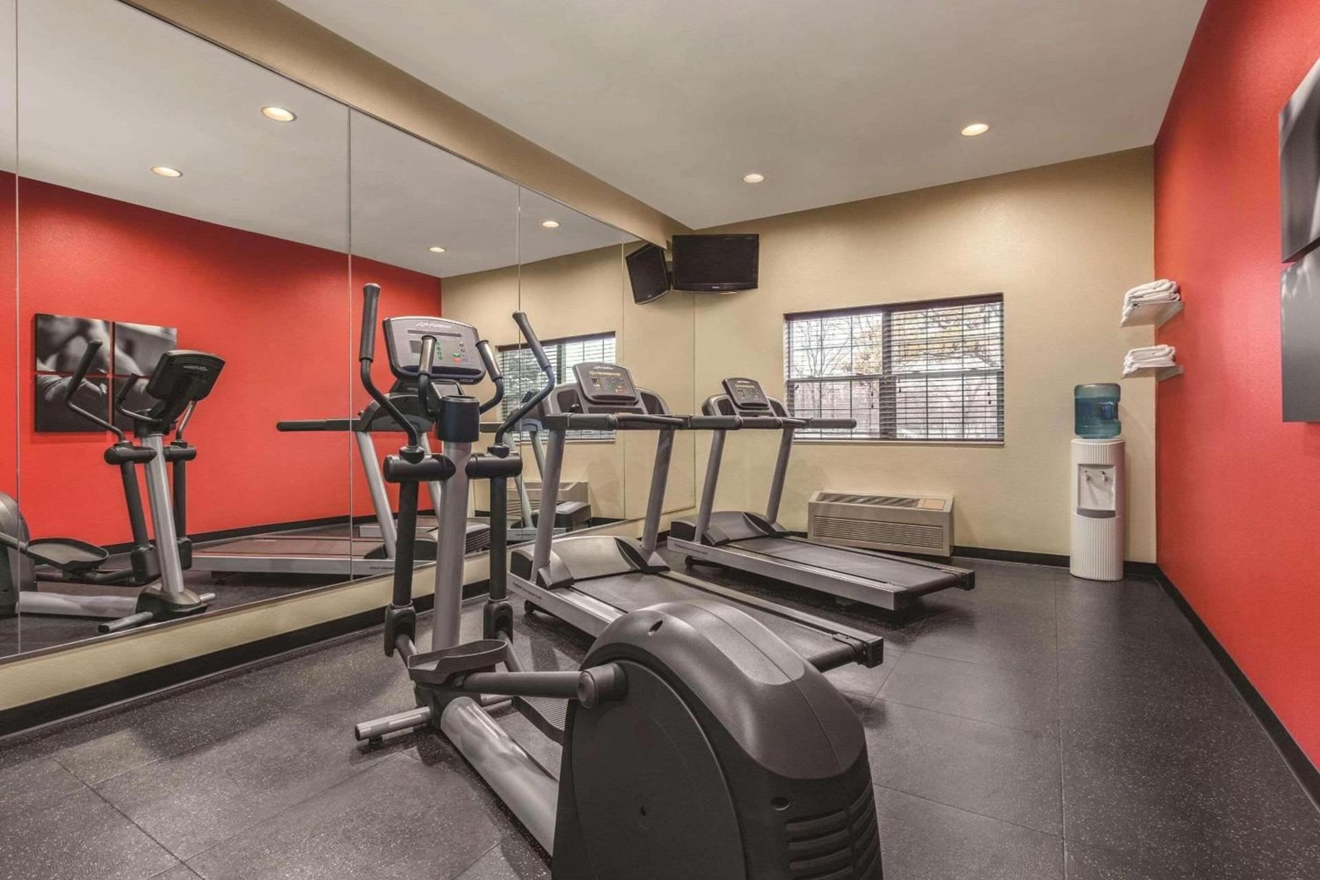 Country Inn & Suites by Radisson, Dakota Dunes, SD photo 15