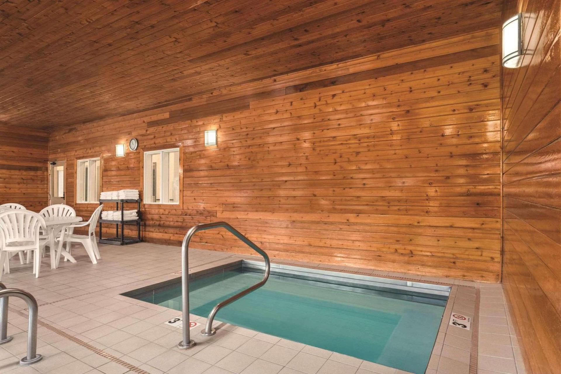 Country Inn & Suites by Radisson, Dakota Dunes, SD photo 18